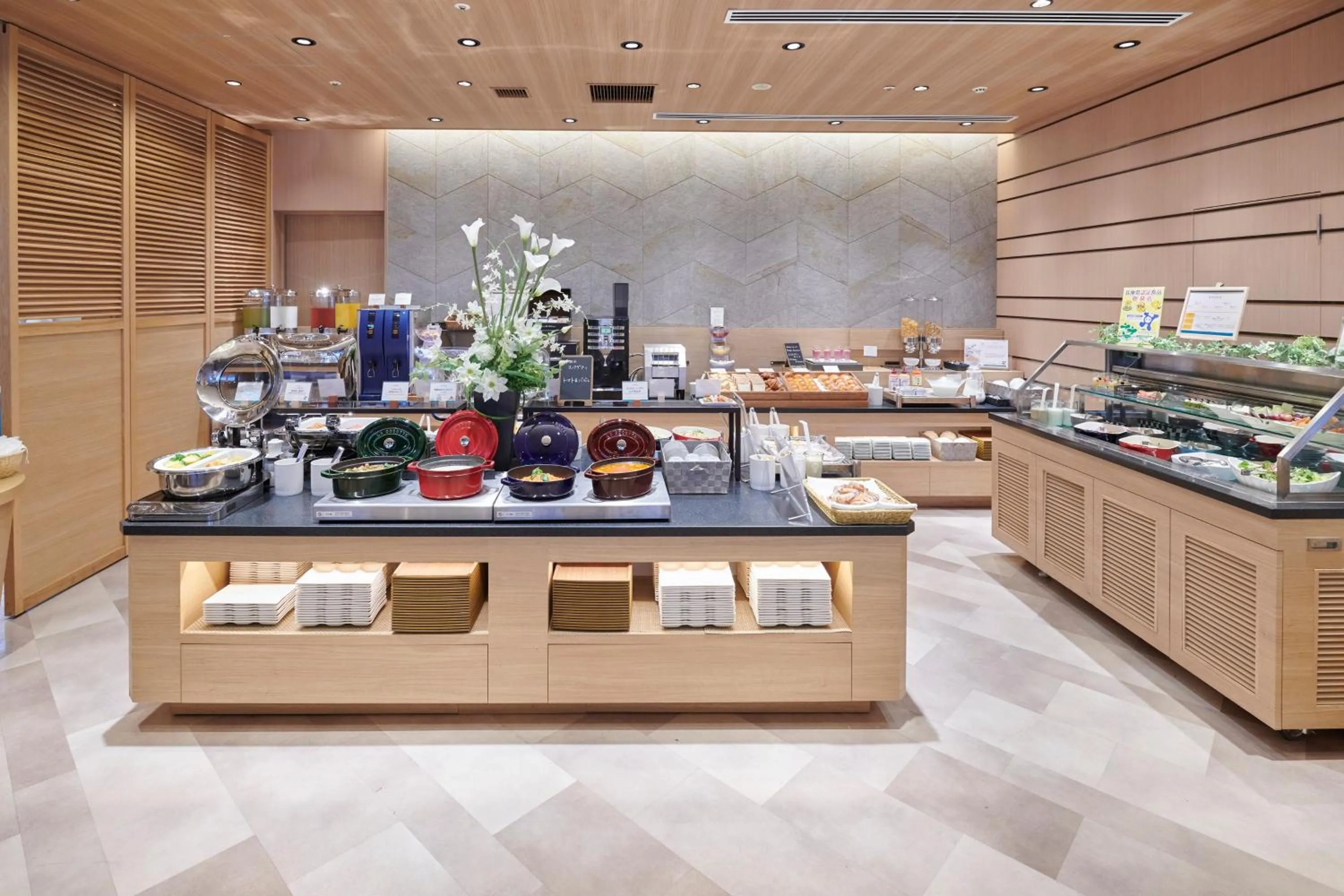 Restaurant/places to eat, Food in Hopinn Aming