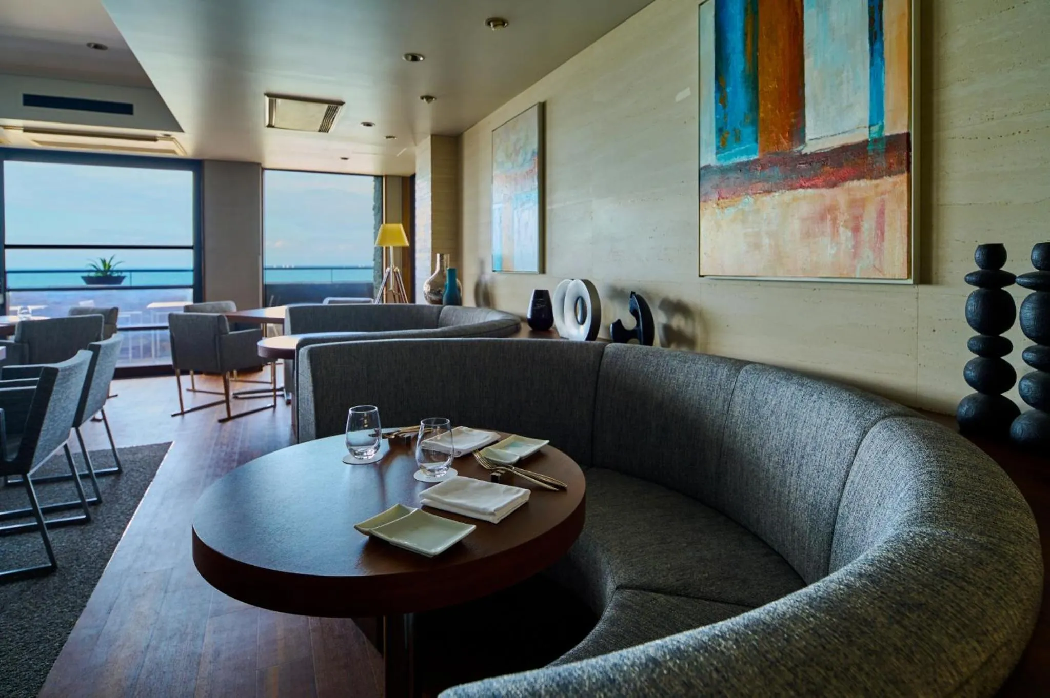 Restaurant/places to eat in Scapes The Suite