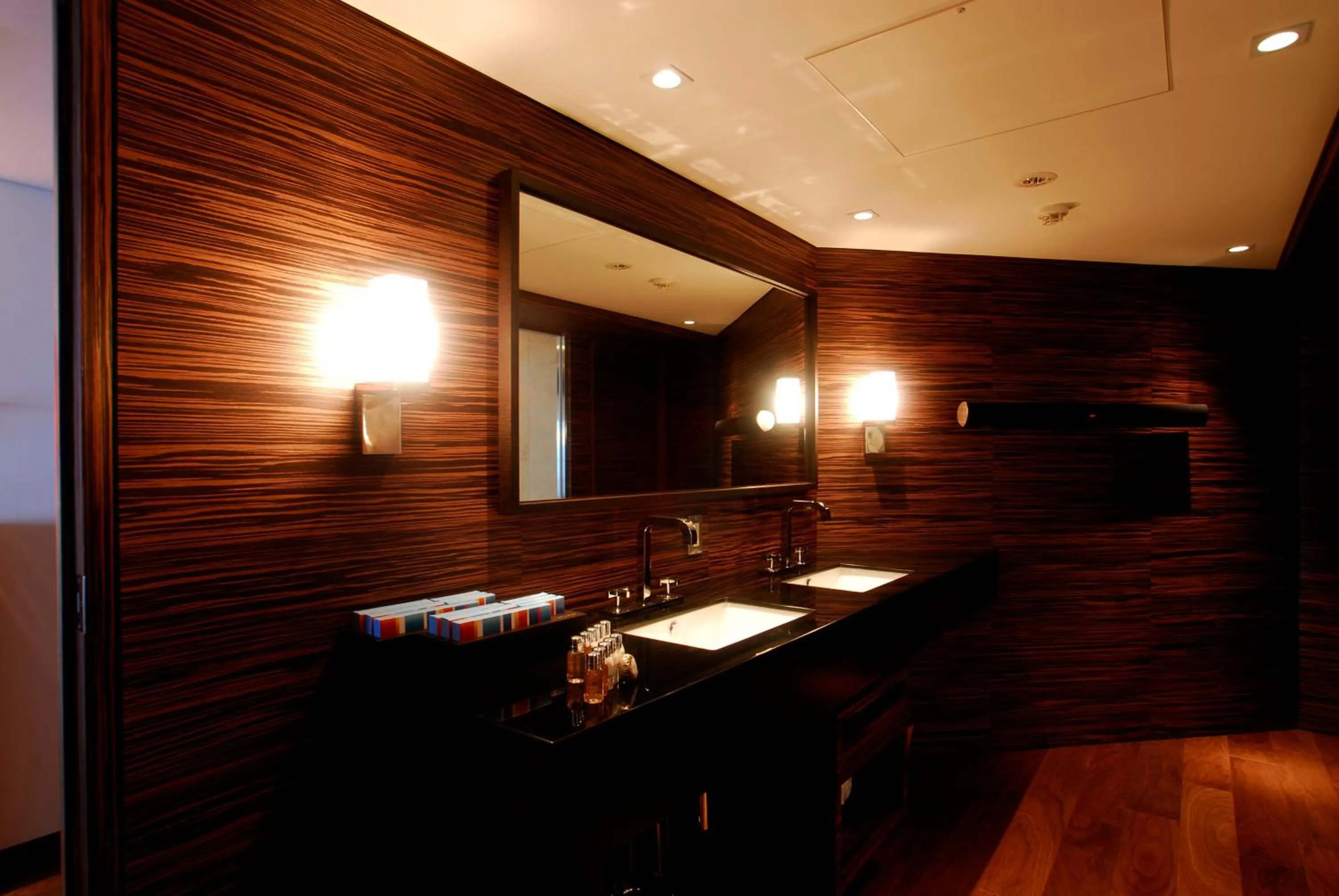 Photo of the whole room in Scapes The Suite