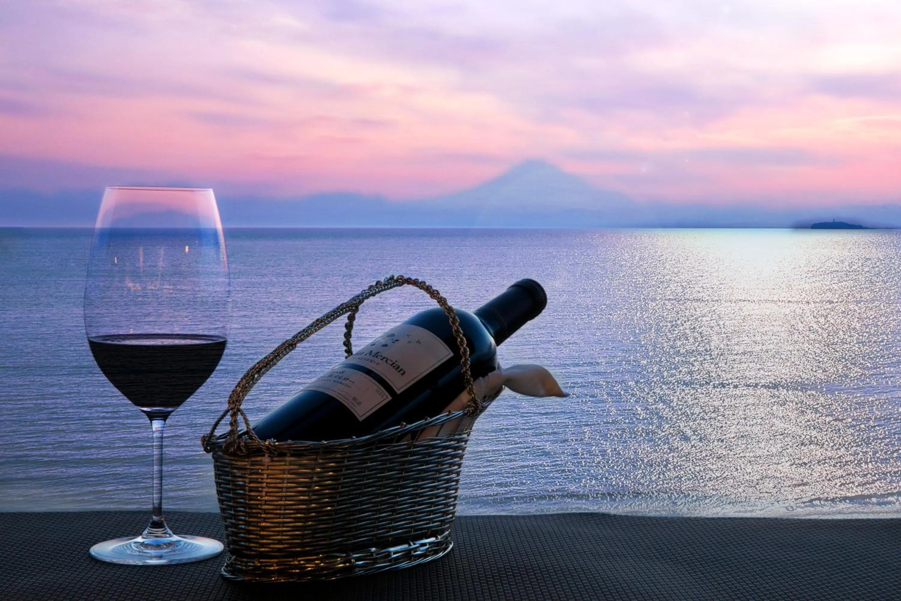 Food and drinks in Scapes The Suite