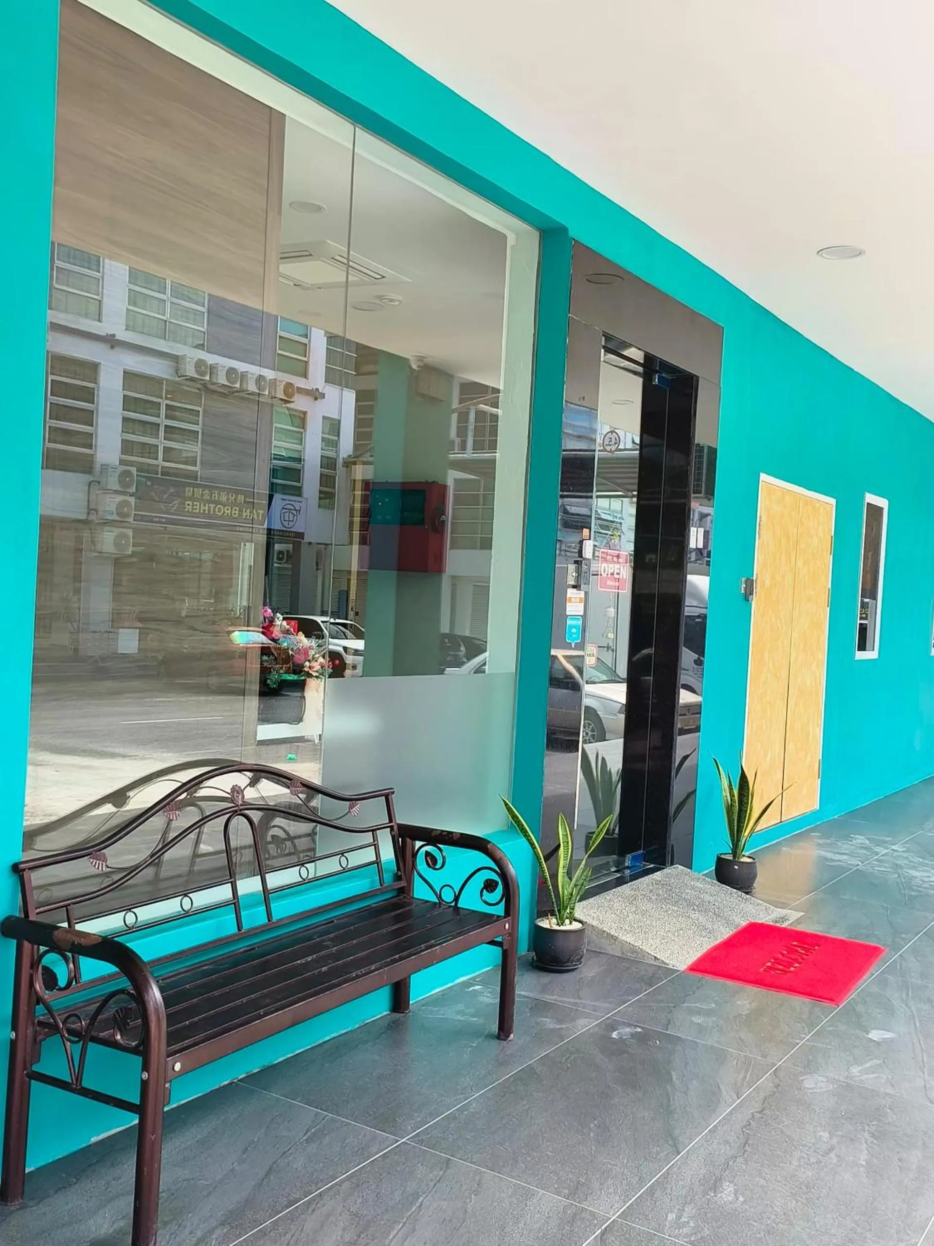 Property building in Red's Hotel