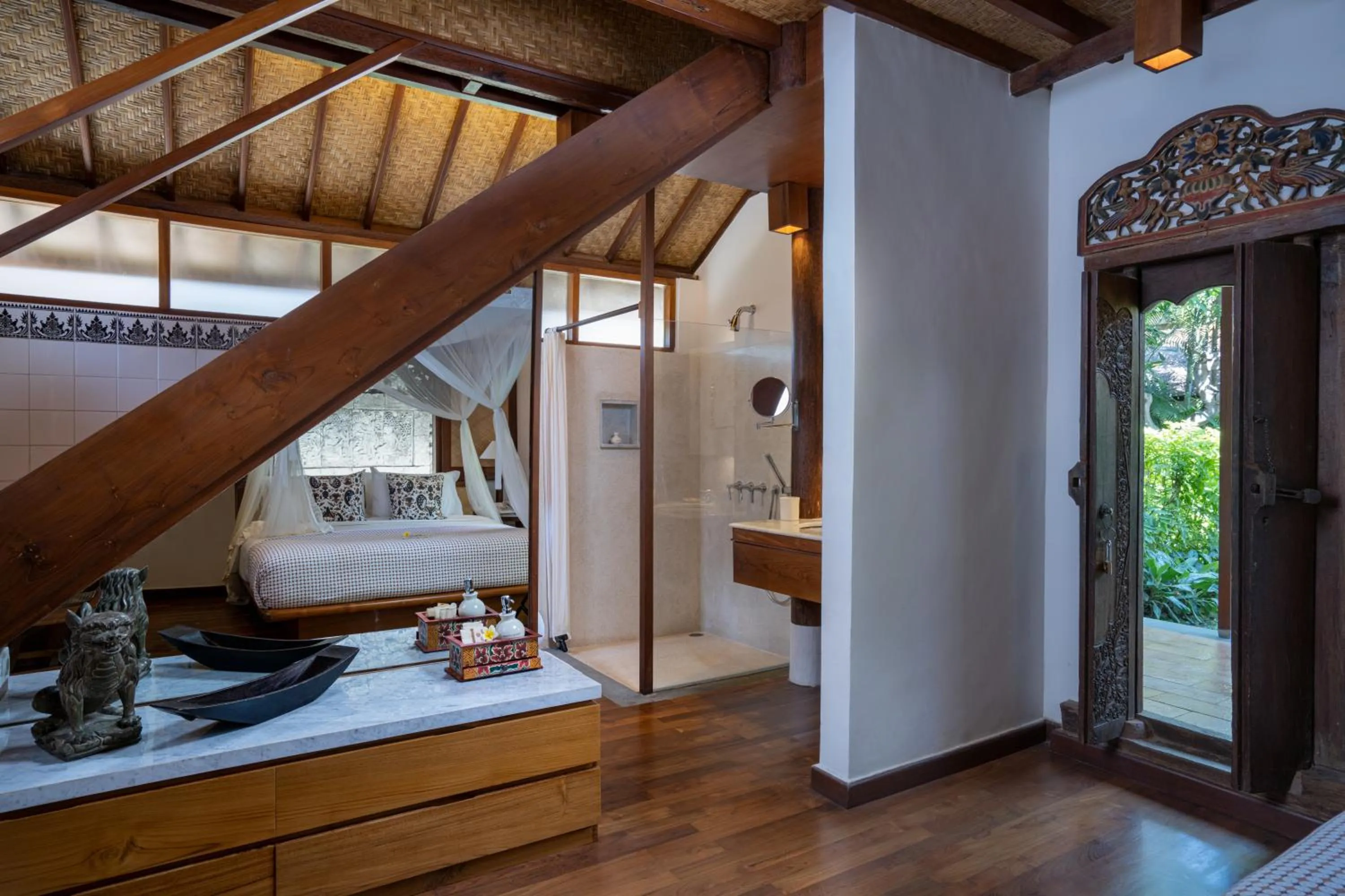 Bathroom, Bed in Tandjung Sari Hotel