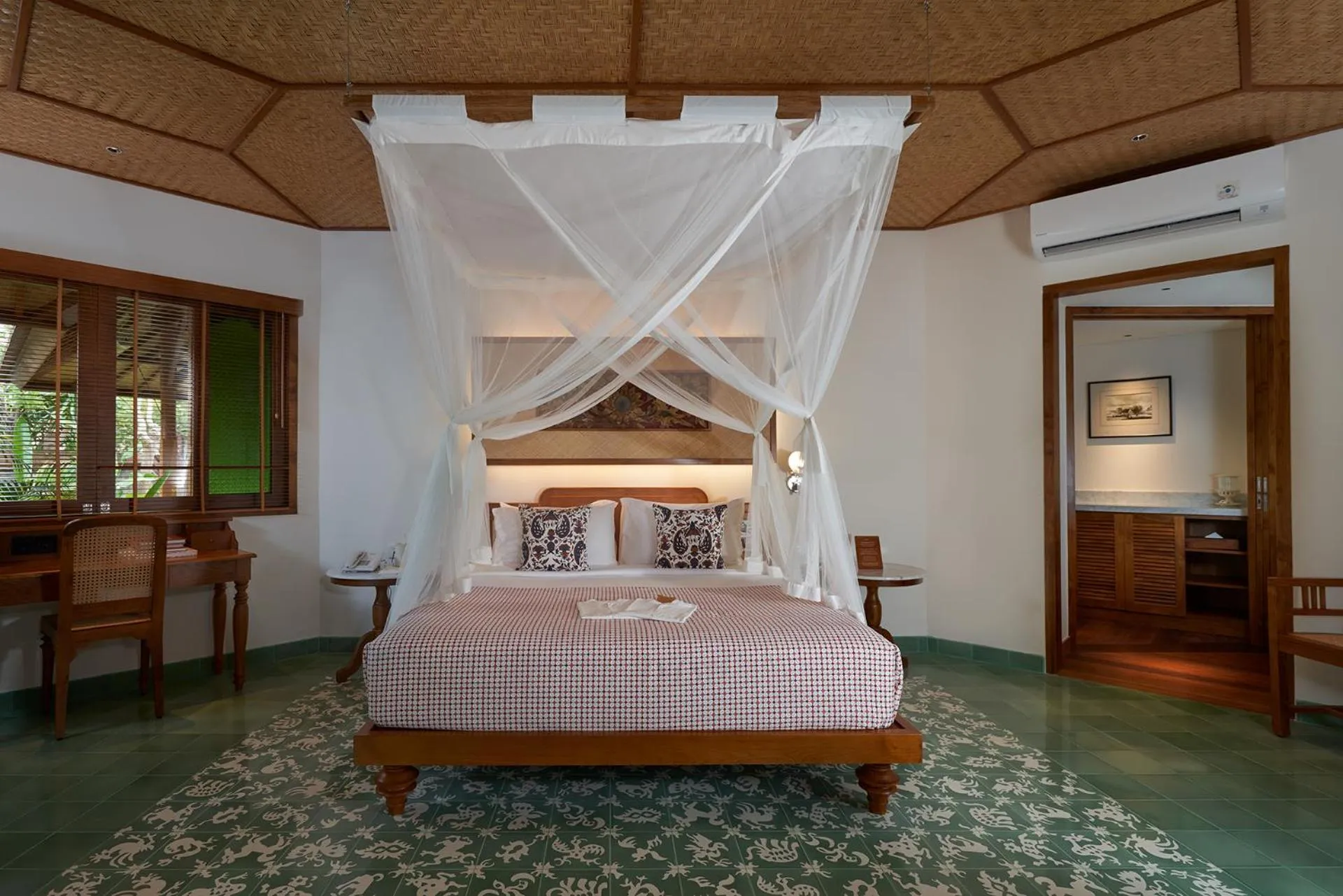 Bedroom, Bed in Tandjung Sari Hotel