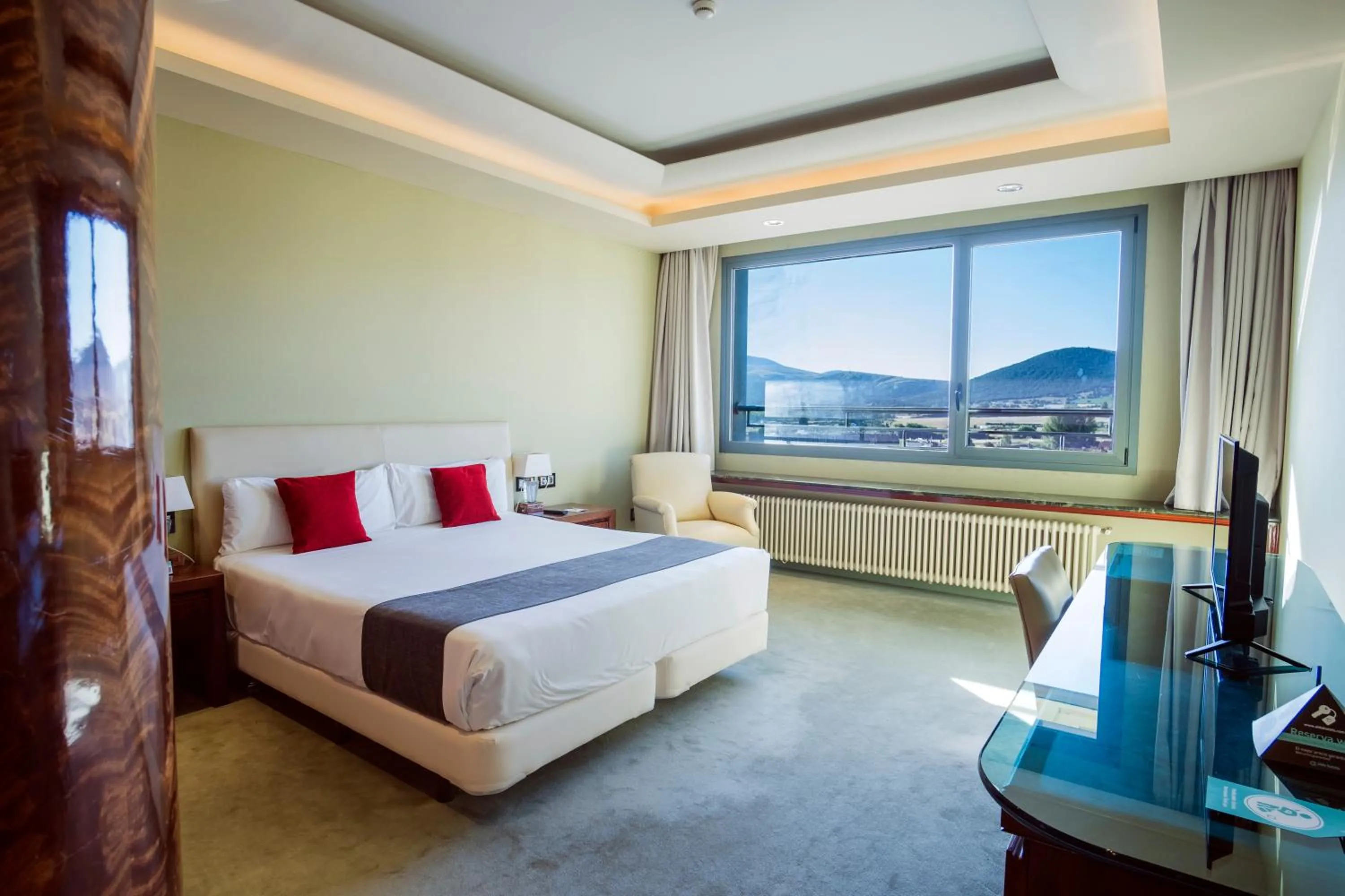 Photo of the whole room, Bed in Alda Mirador del Moncayo