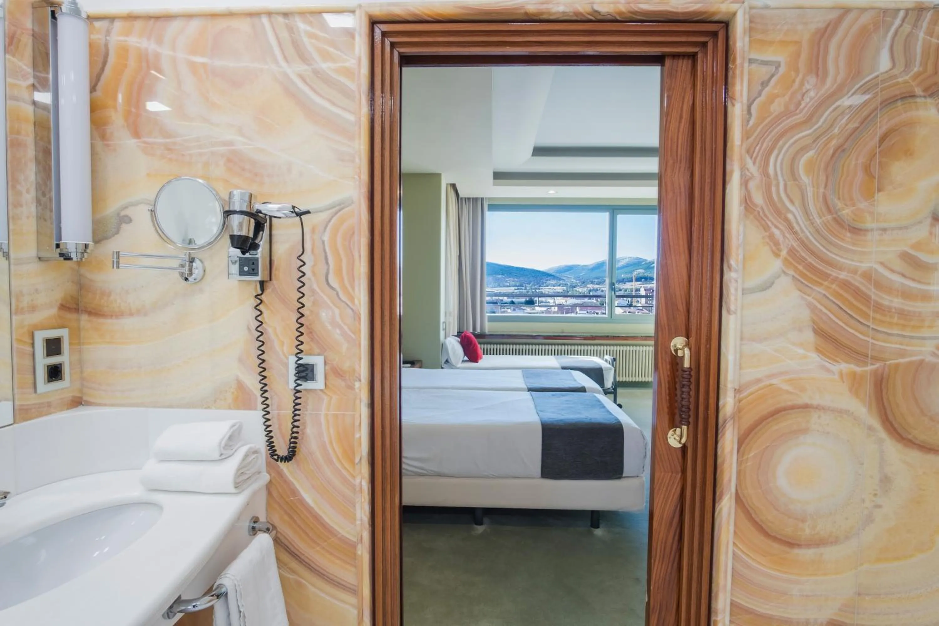 Bathroom, Bed in Alda Mirador del Moncayo