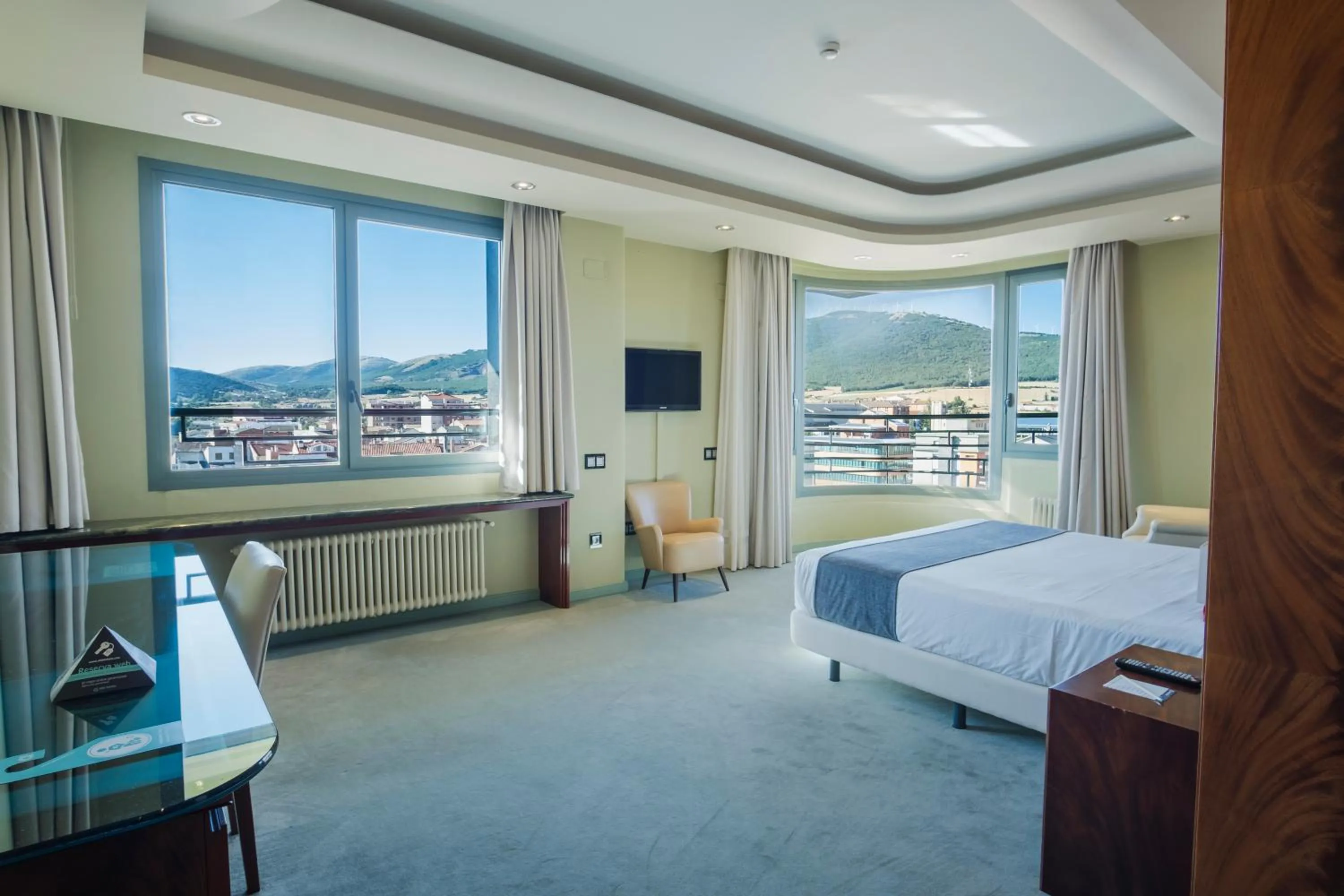 Photo of the whole room, Bed in Alda Mirador del Moncayo