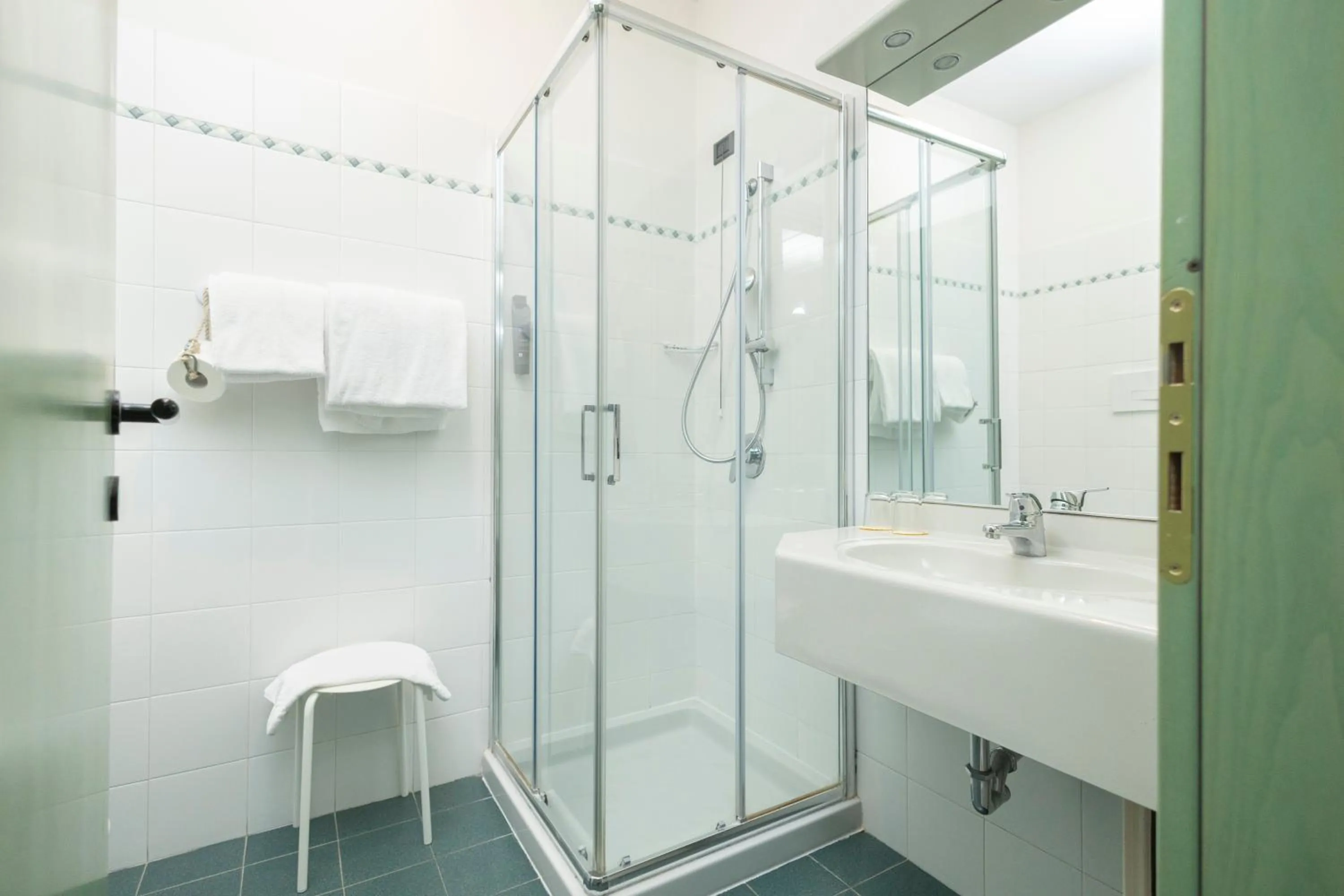 Shower in Hotel Berta