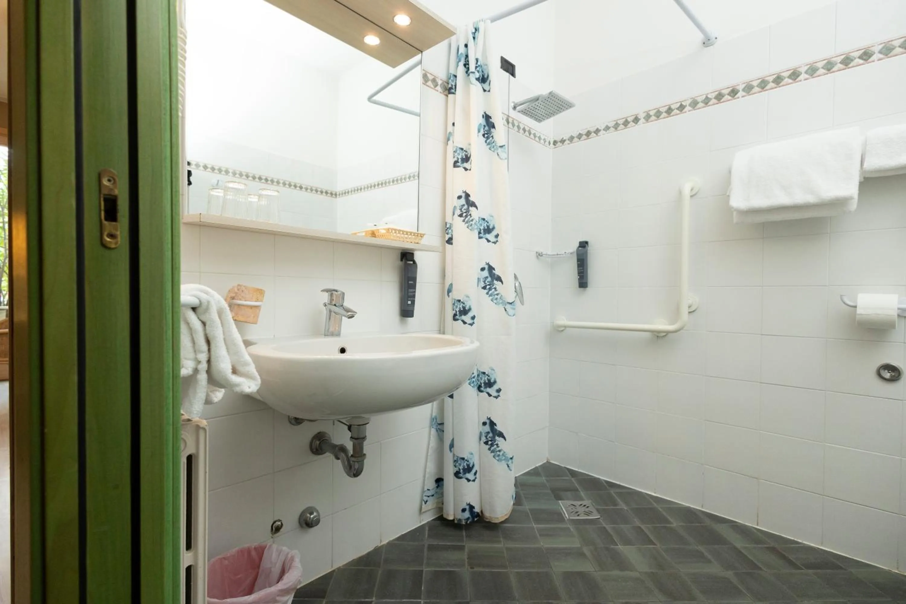 Shower in Hotel Berta