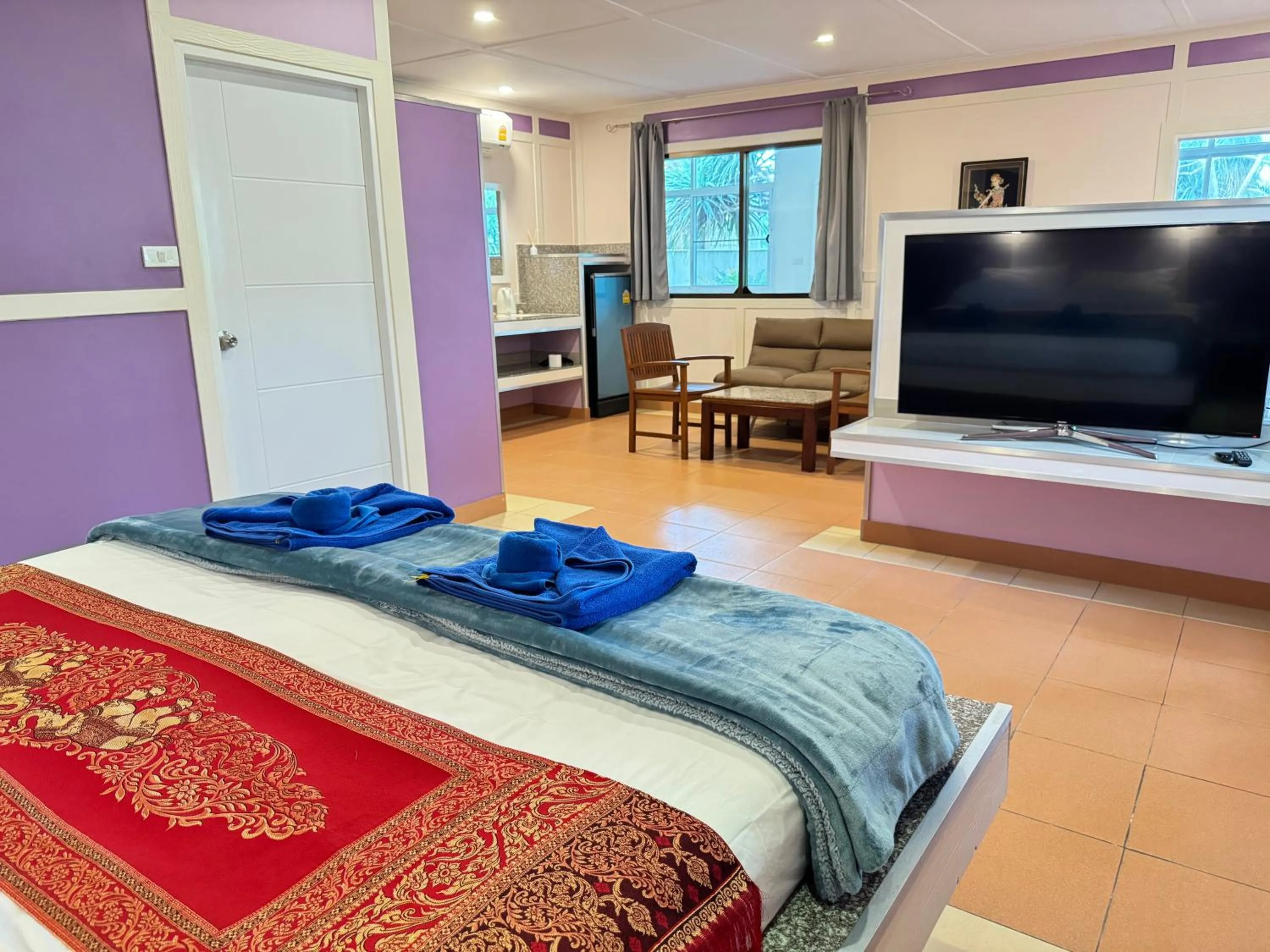 Bed in Lanta Island Resort