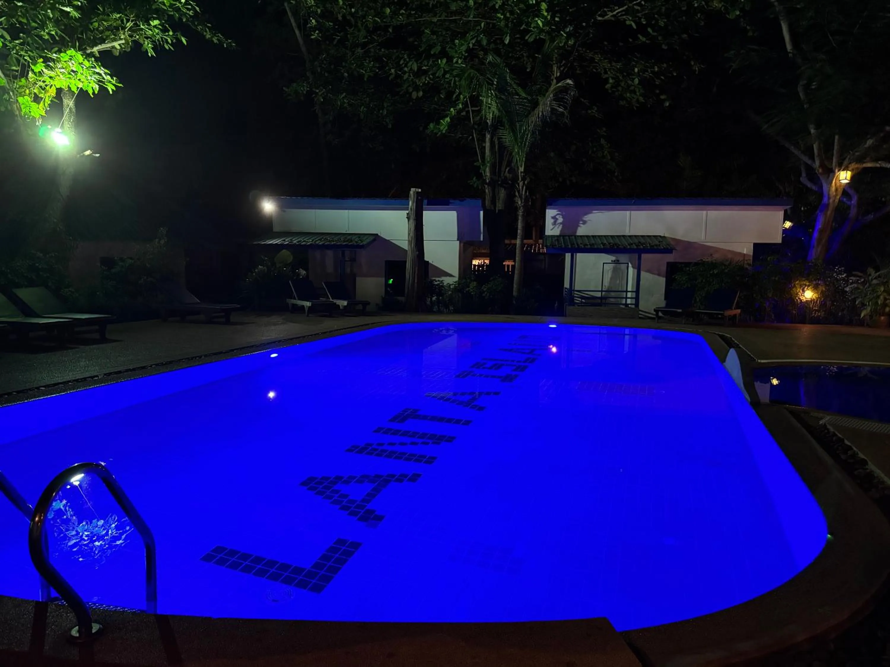 Swimming pool in Lanta Island Resort