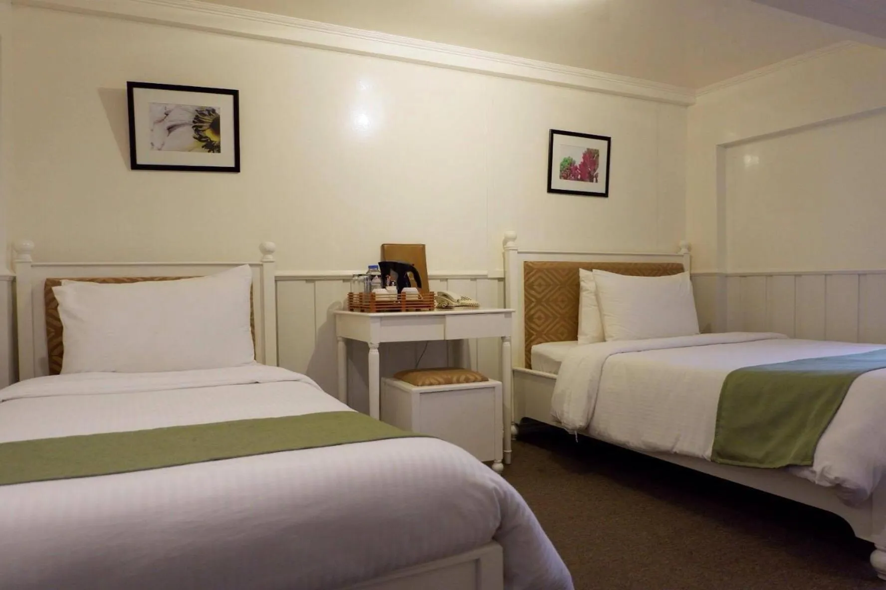 Bedroom, Bed in Mines View Park Hotel