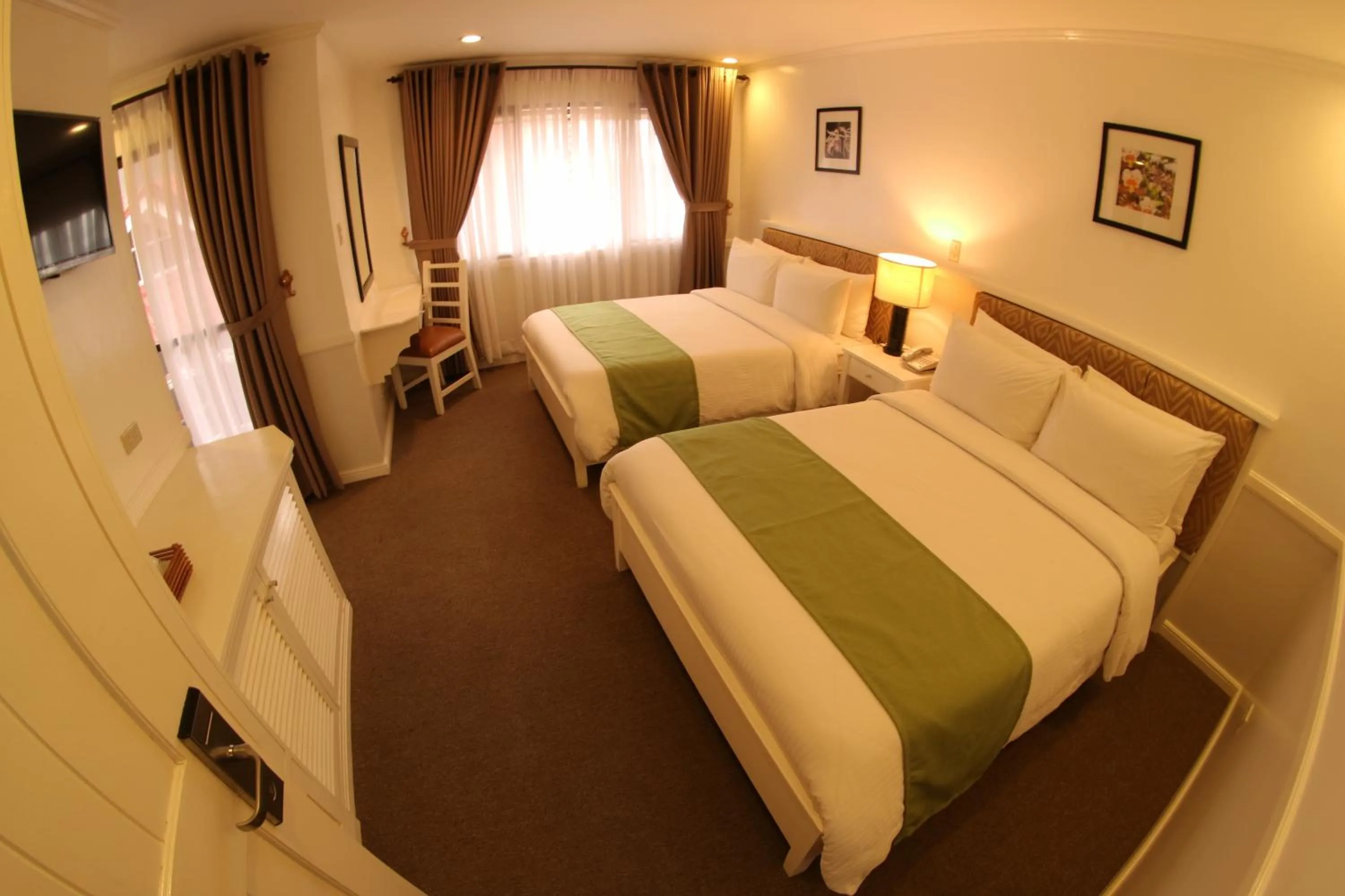 Bedroom, Bed in Mines View Park Hotel