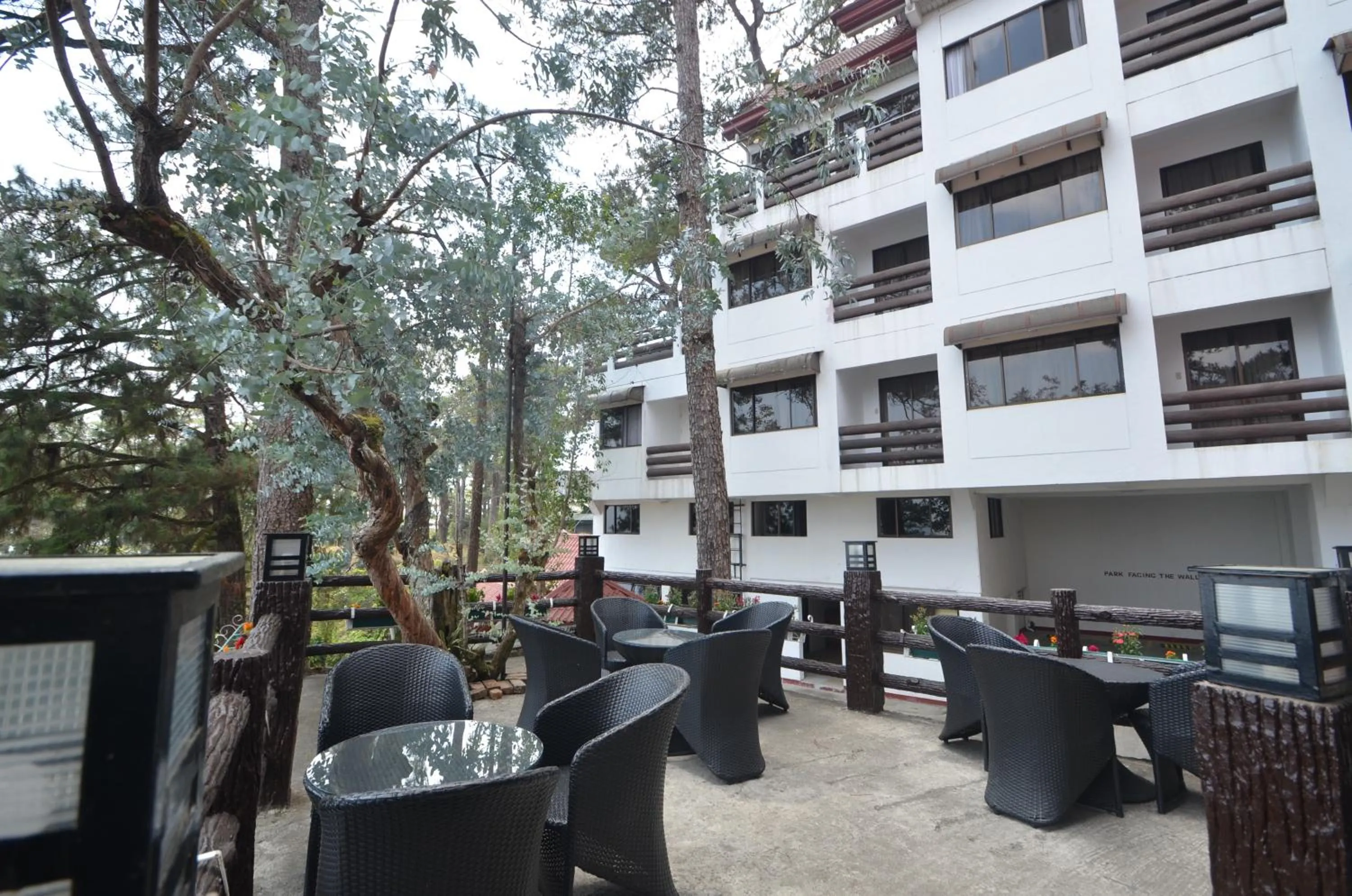 Area and facilities in Mines View Park Hotel