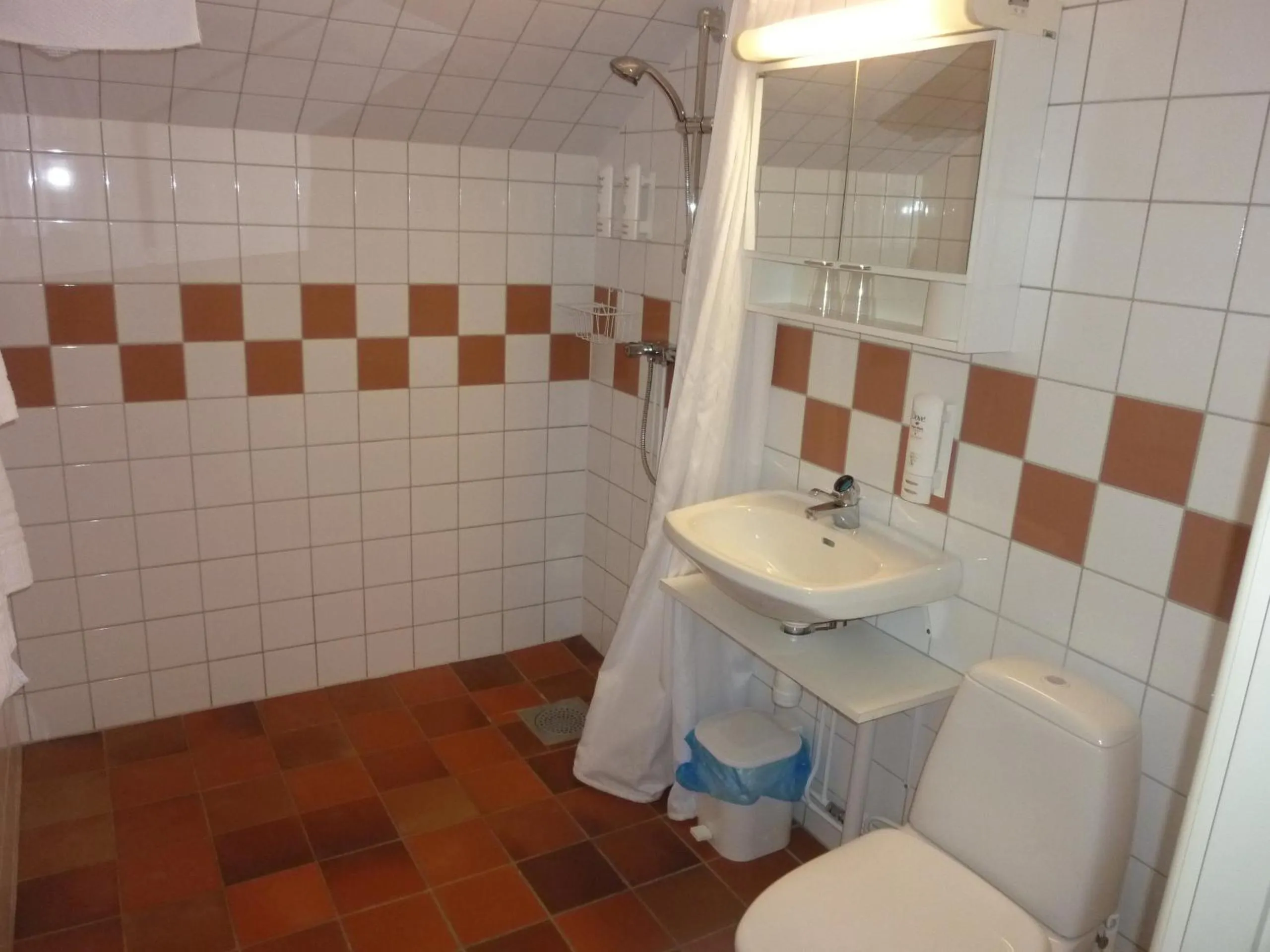 Shower in Nya Pallas Hotel