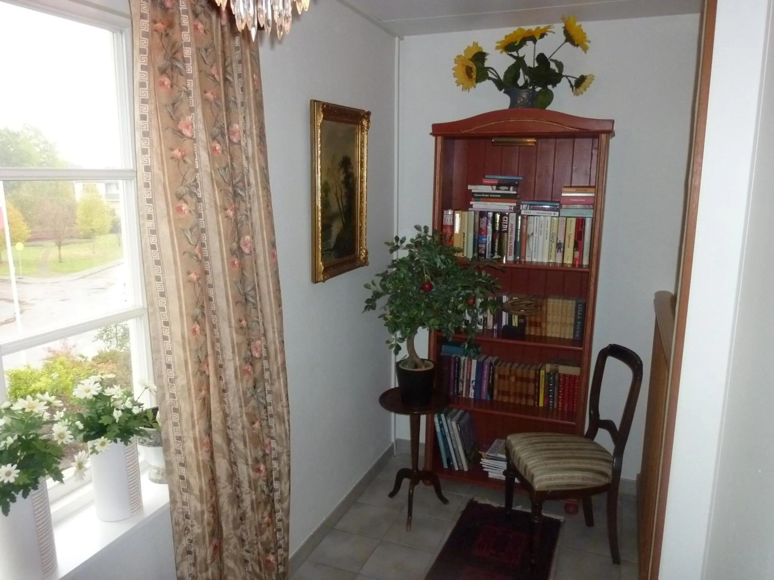 Library in Nya Pallas Hotel