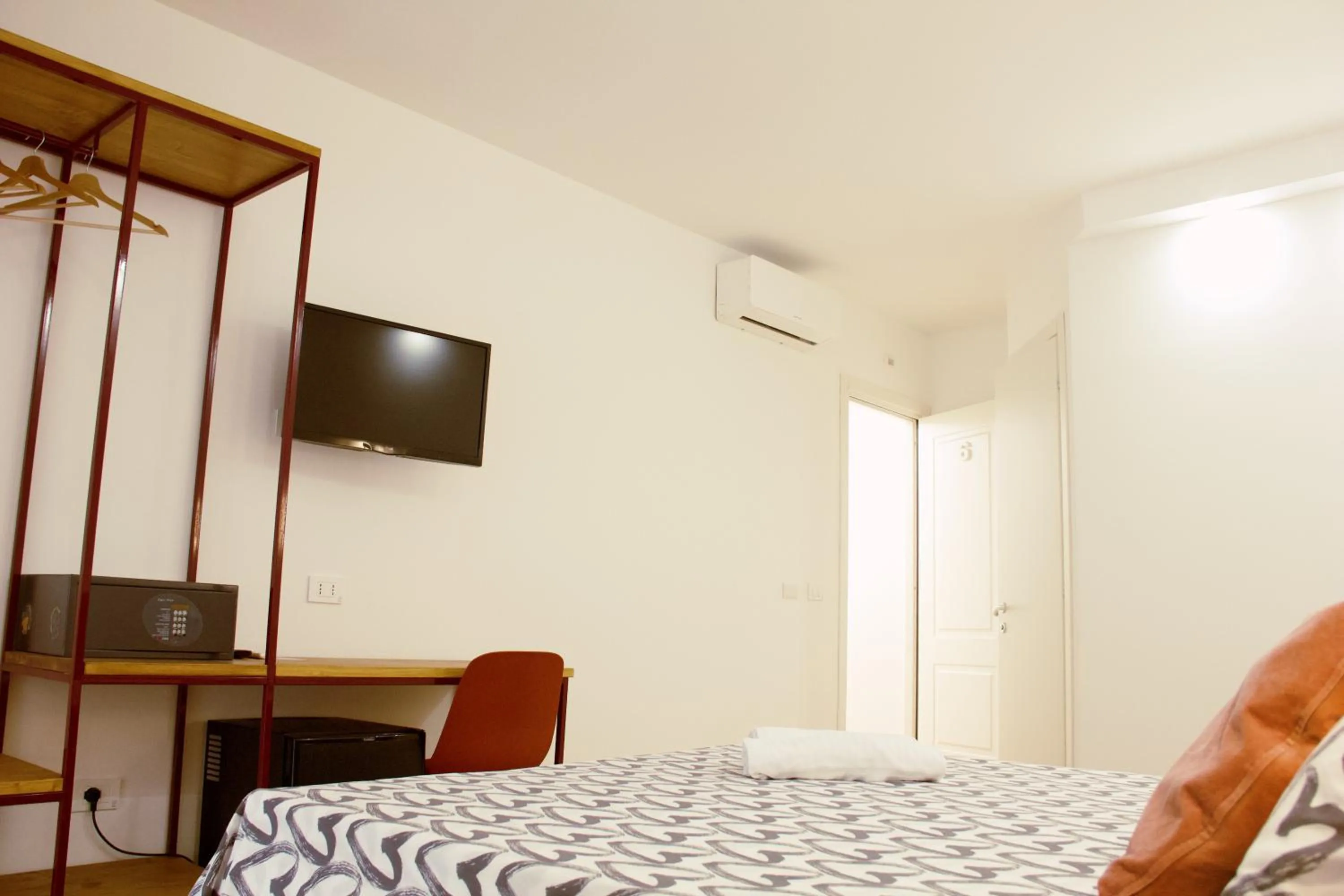 TV and multimedia, Bed in Hotel Ciao