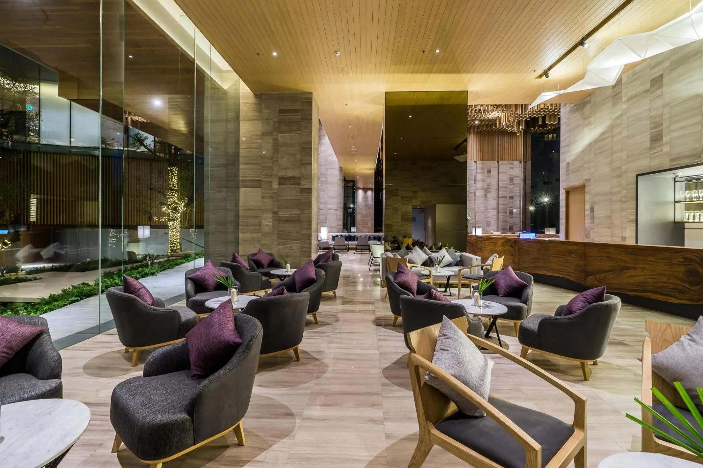 Lounge or bar in Arize Hotel Sri Racha