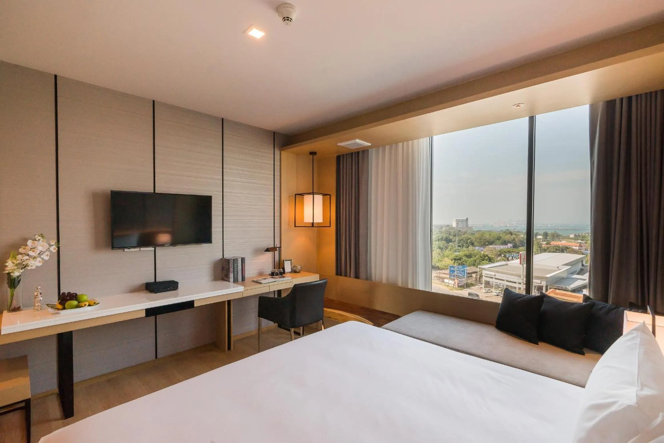 Sea view, Bed in Arize Hotel Sri Racha