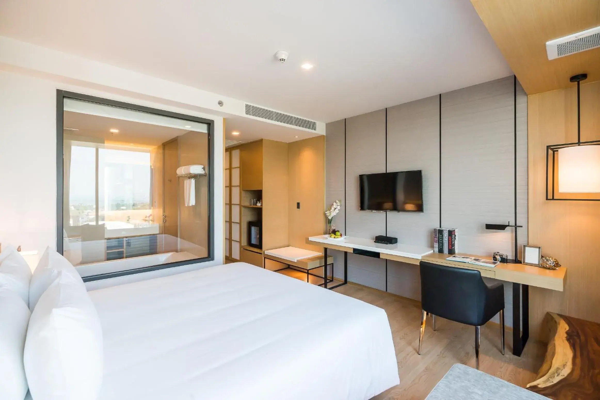 Superior Double or Twin Room with Sea View in Arize Hotel Sri Racha Superior Double or Twin Room with Sea View in Arize Hotel Sri Racha