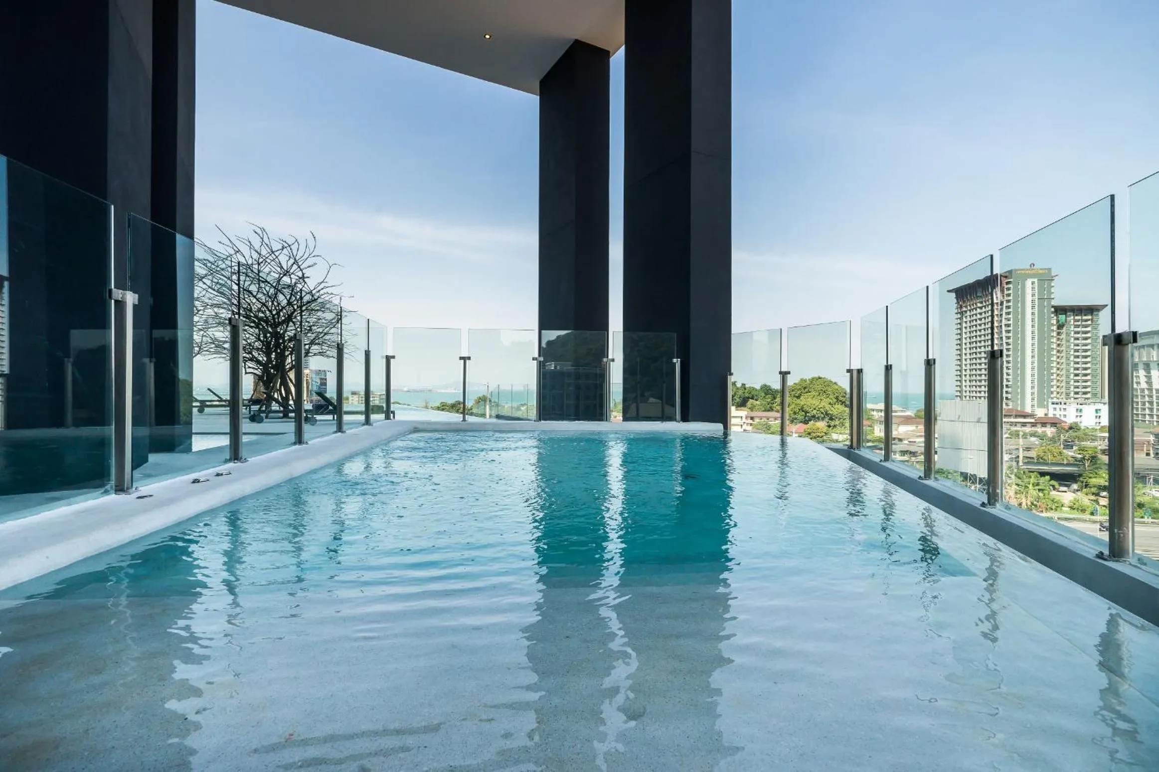 Hot Tub in Arize Hotel Sri Racha