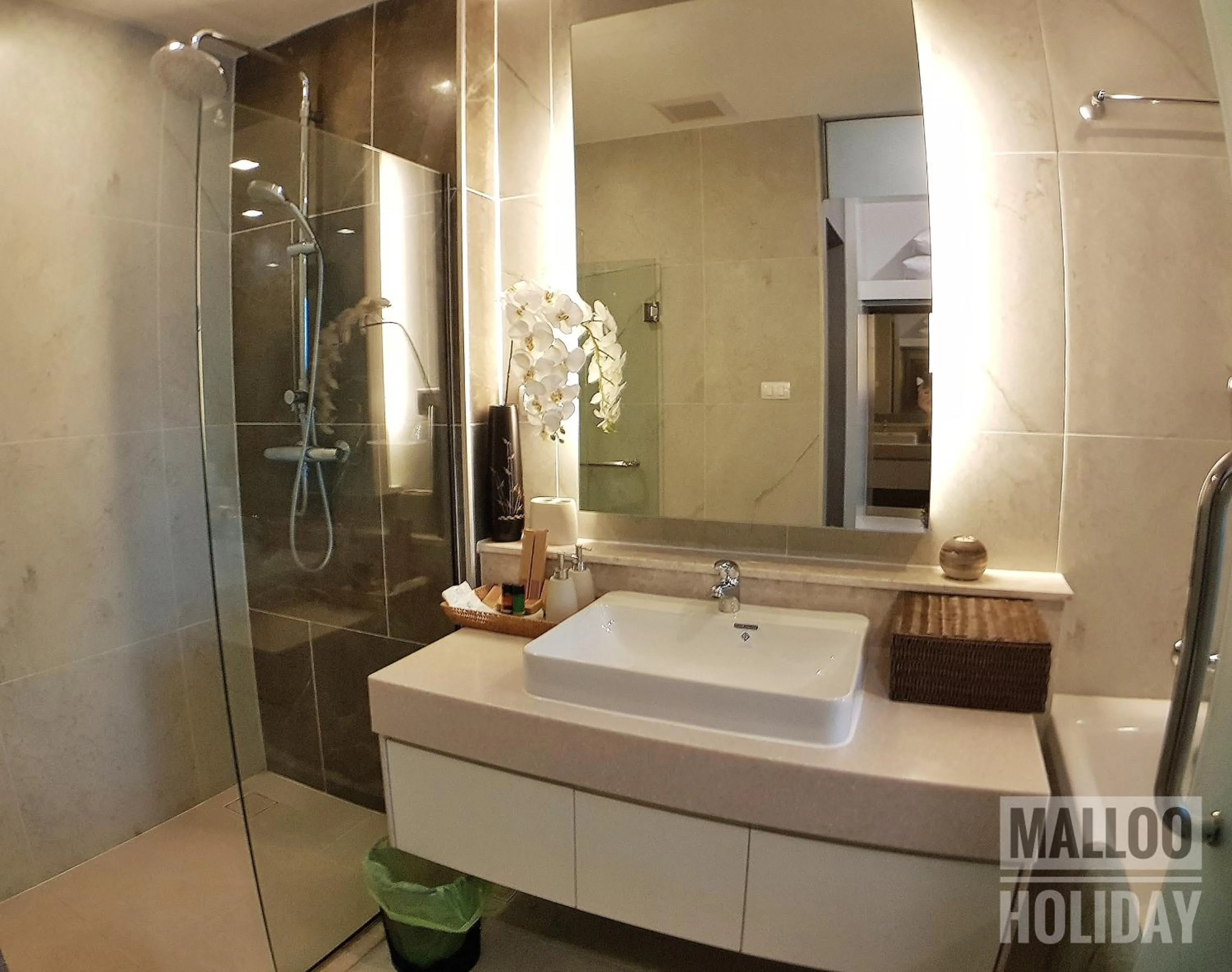 Astra Suites Night Bazaar