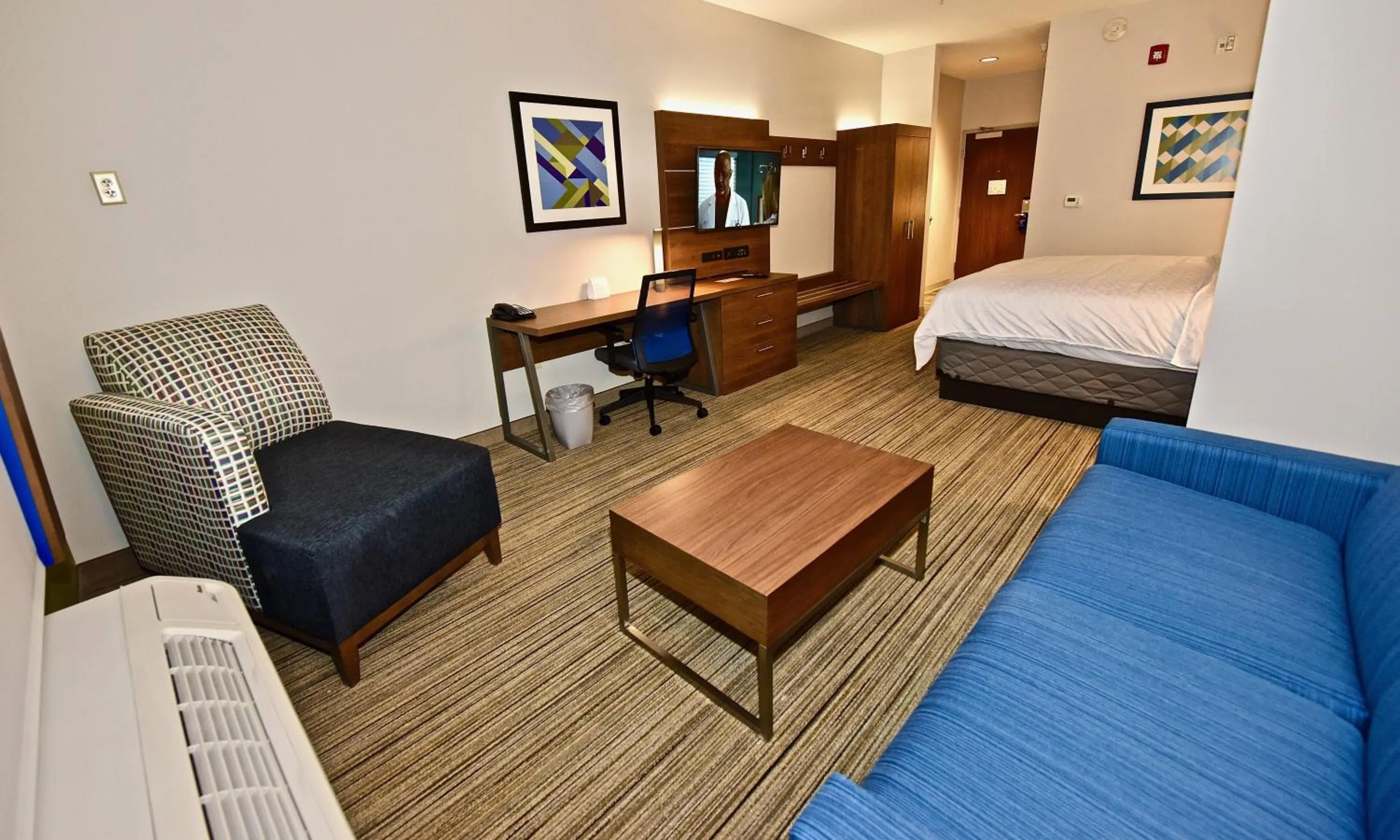 Photo of the whole room, Bed in Holiday Inn Express & Suites - Perryville I-55, an IHG Hotel