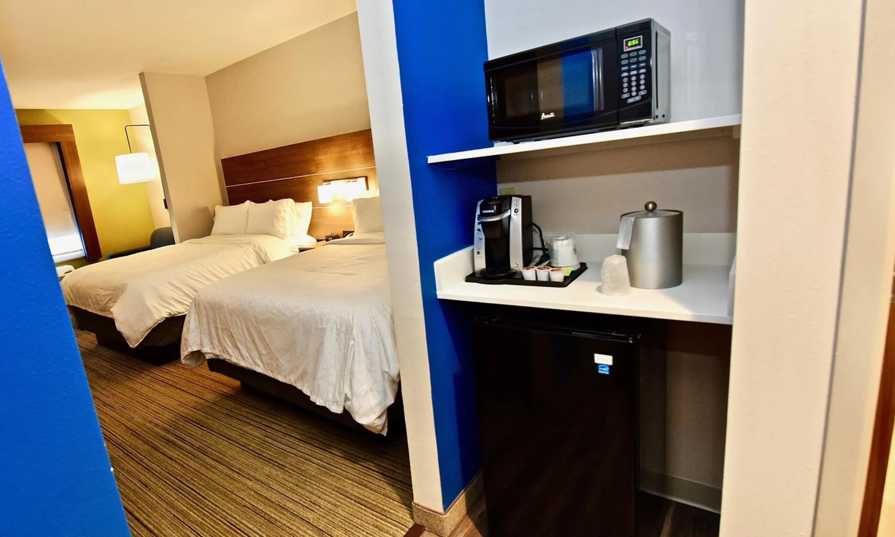 Bedroom, Bed in Holiday Inn Express & Suites - Perryville I-55, an IHG Hotel