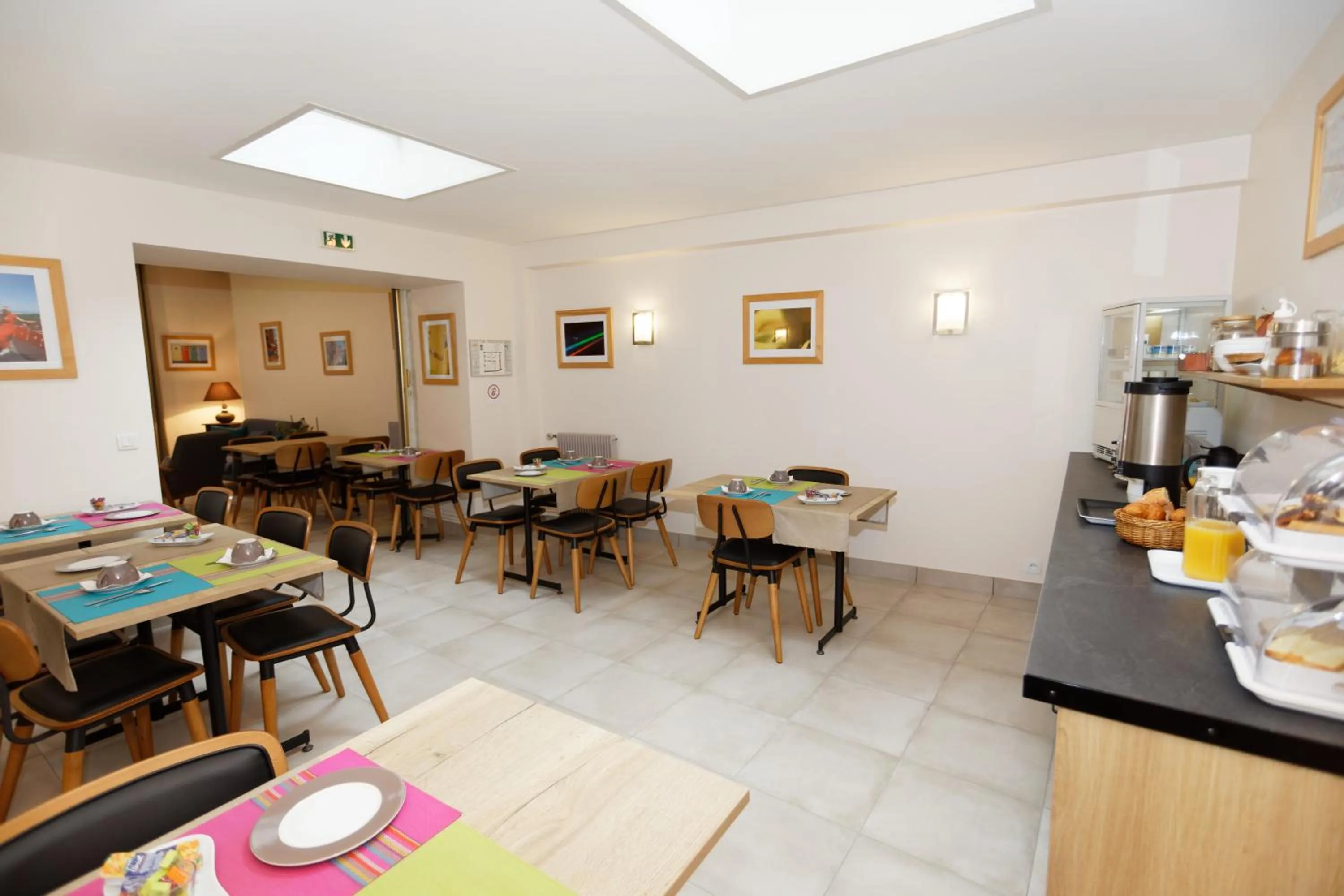 Restaurant/places to eat in Contact Hôtel - Hôtel Le Lion d'Or Lamballe