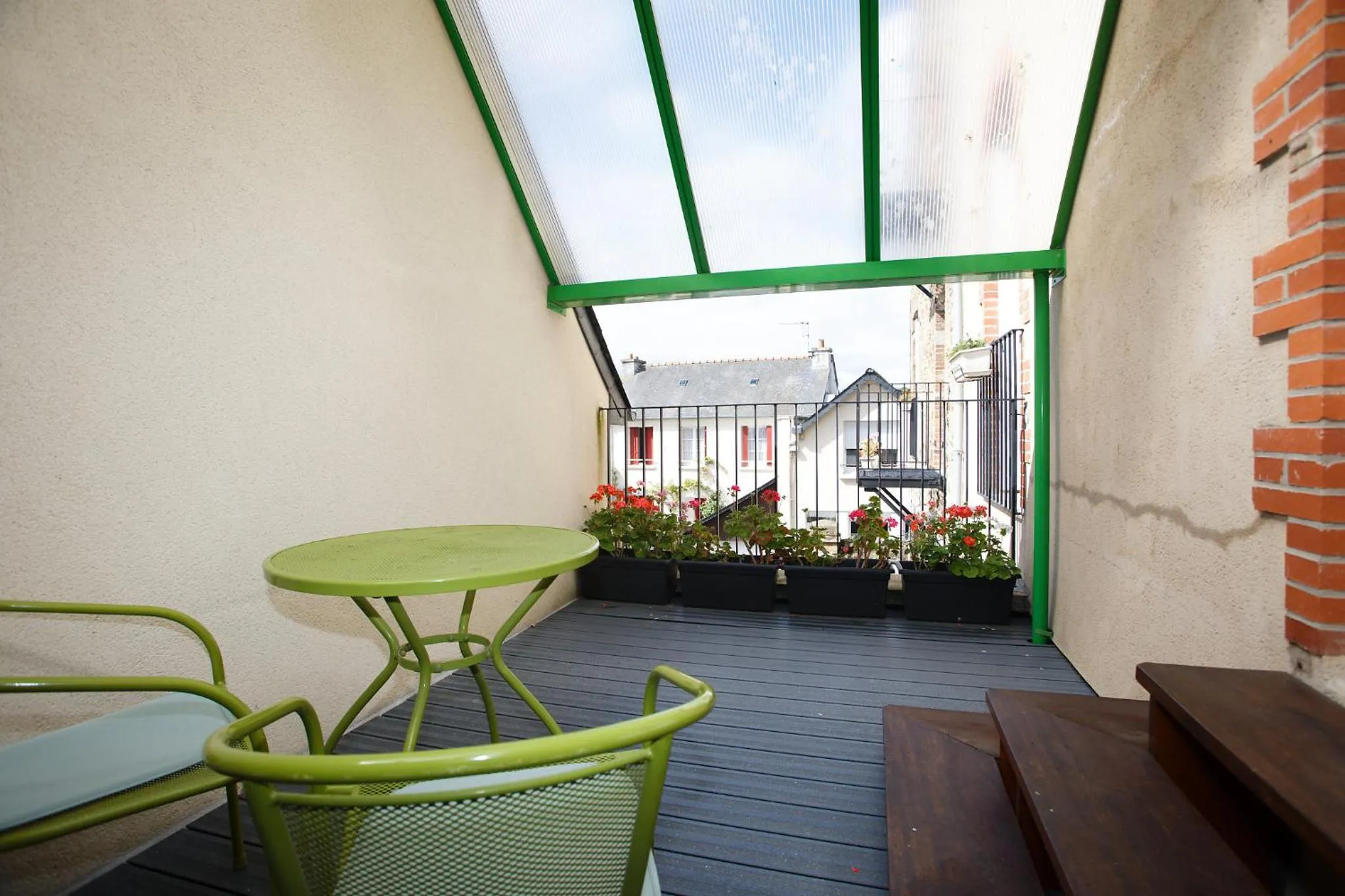 Balcony/Terrace in Contact Hôtel - Hôtel Le Lion d'Or Lamballe