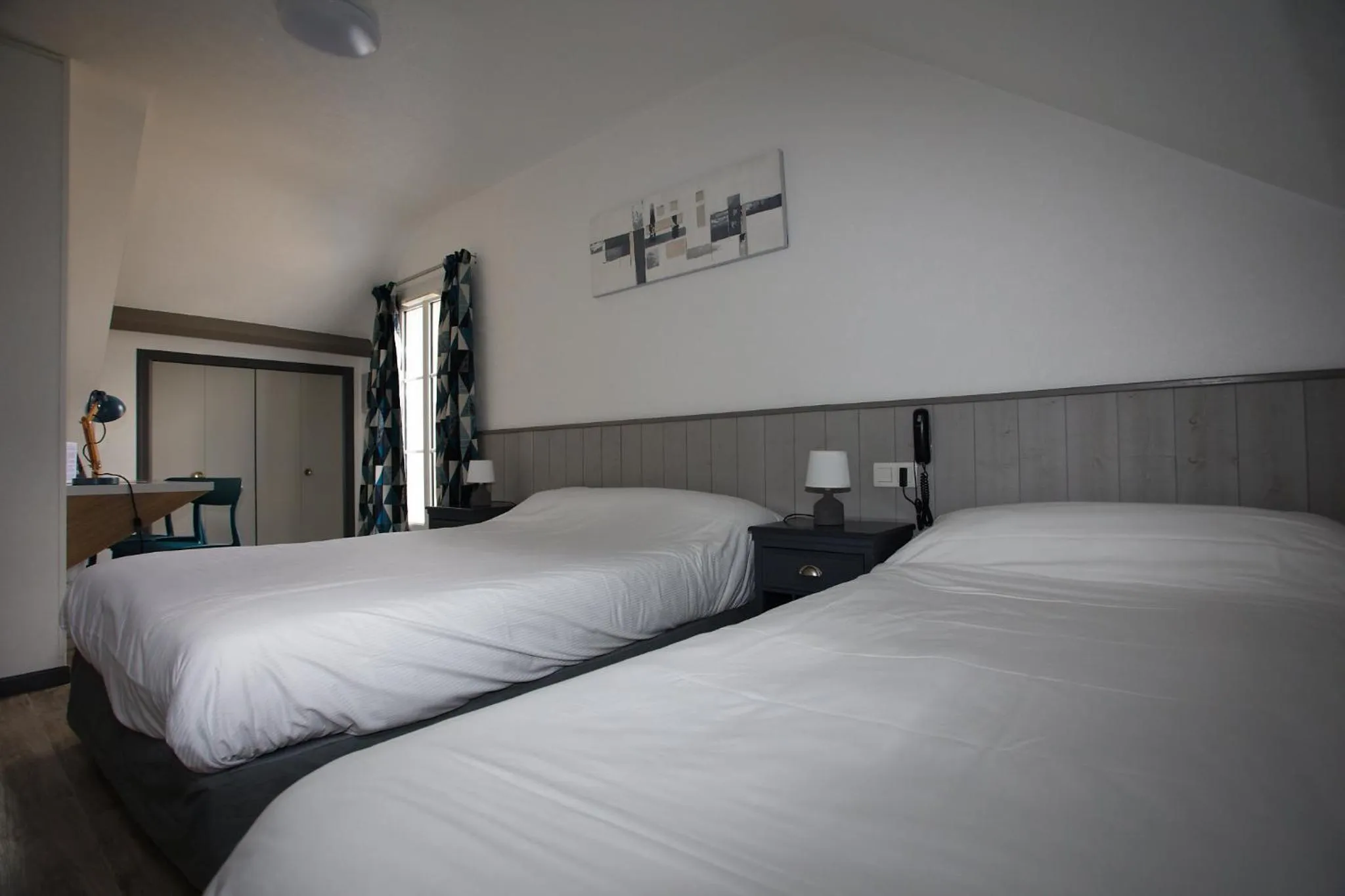 Bedroom, Bed in Contact Hôtel - Hôtel Le Lion d'Or Lamballe