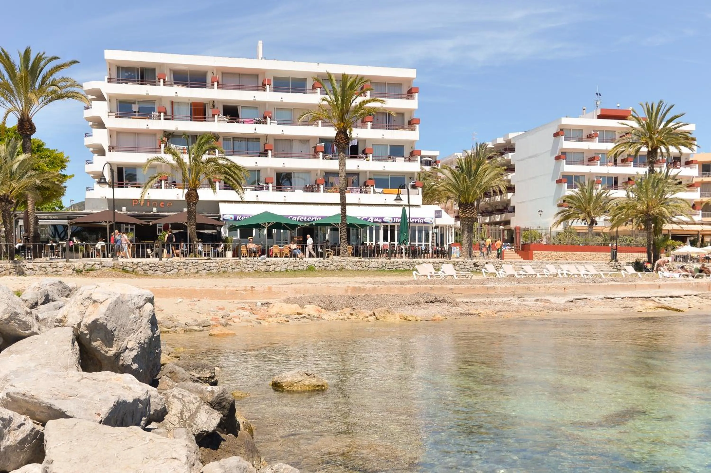 Facade/entrance in Apartamentos Lido