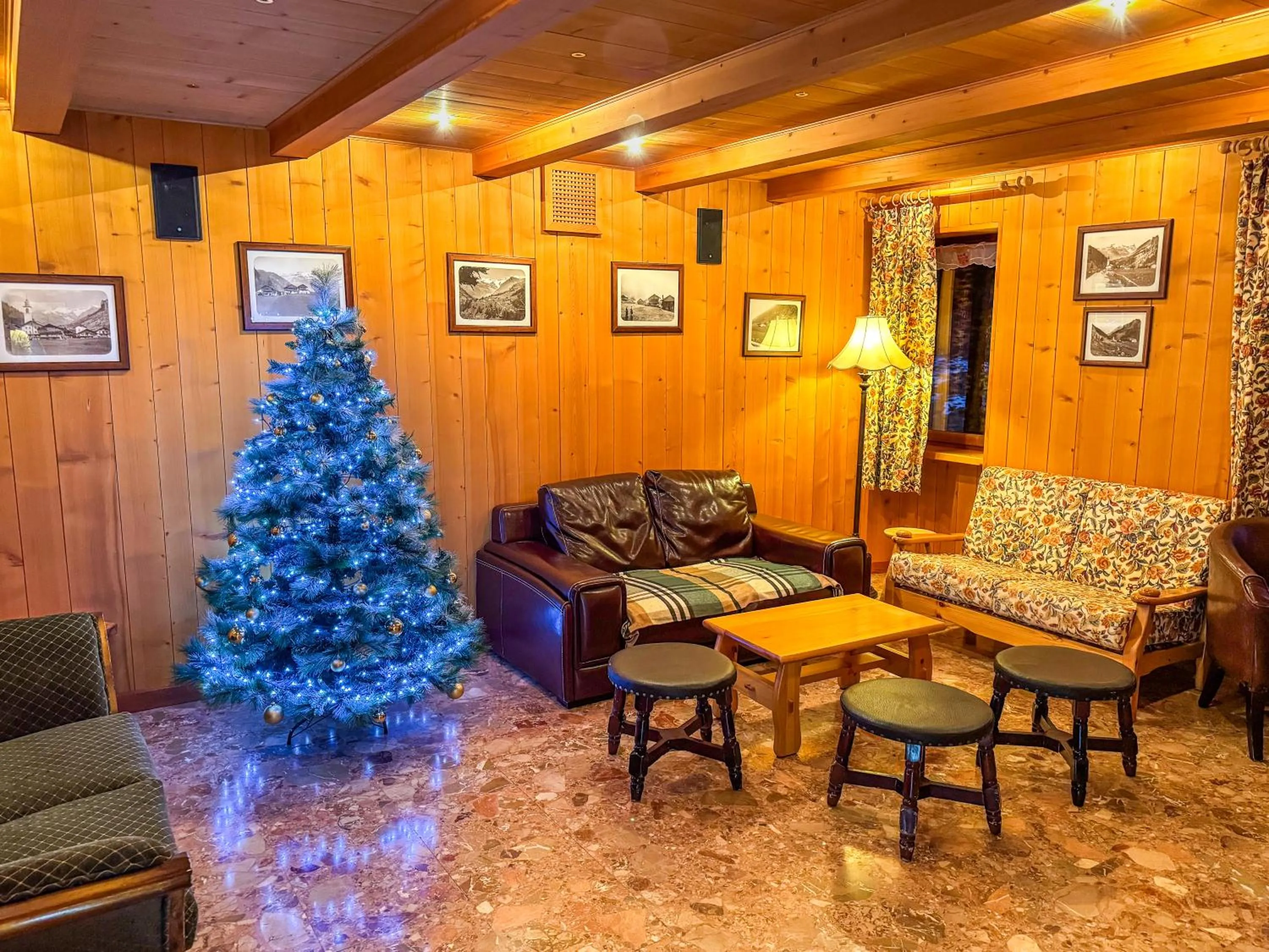 Seating area in Locanda del Lysjoch