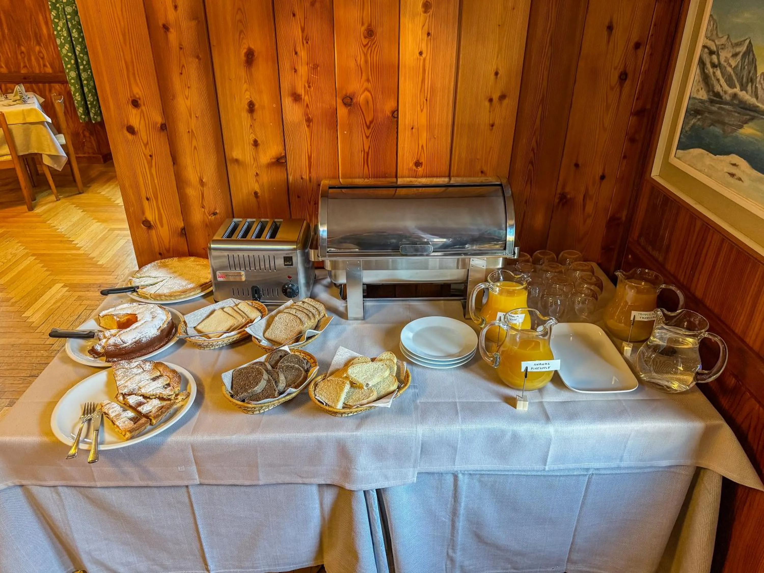 Buffet breakfast in Locanda del Lysjoch