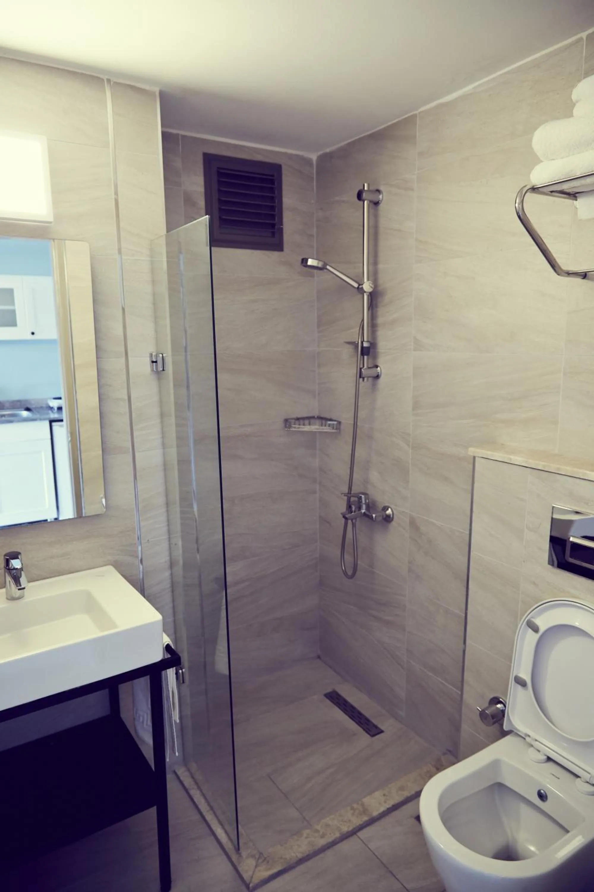 Shower in Two Seas Hotel