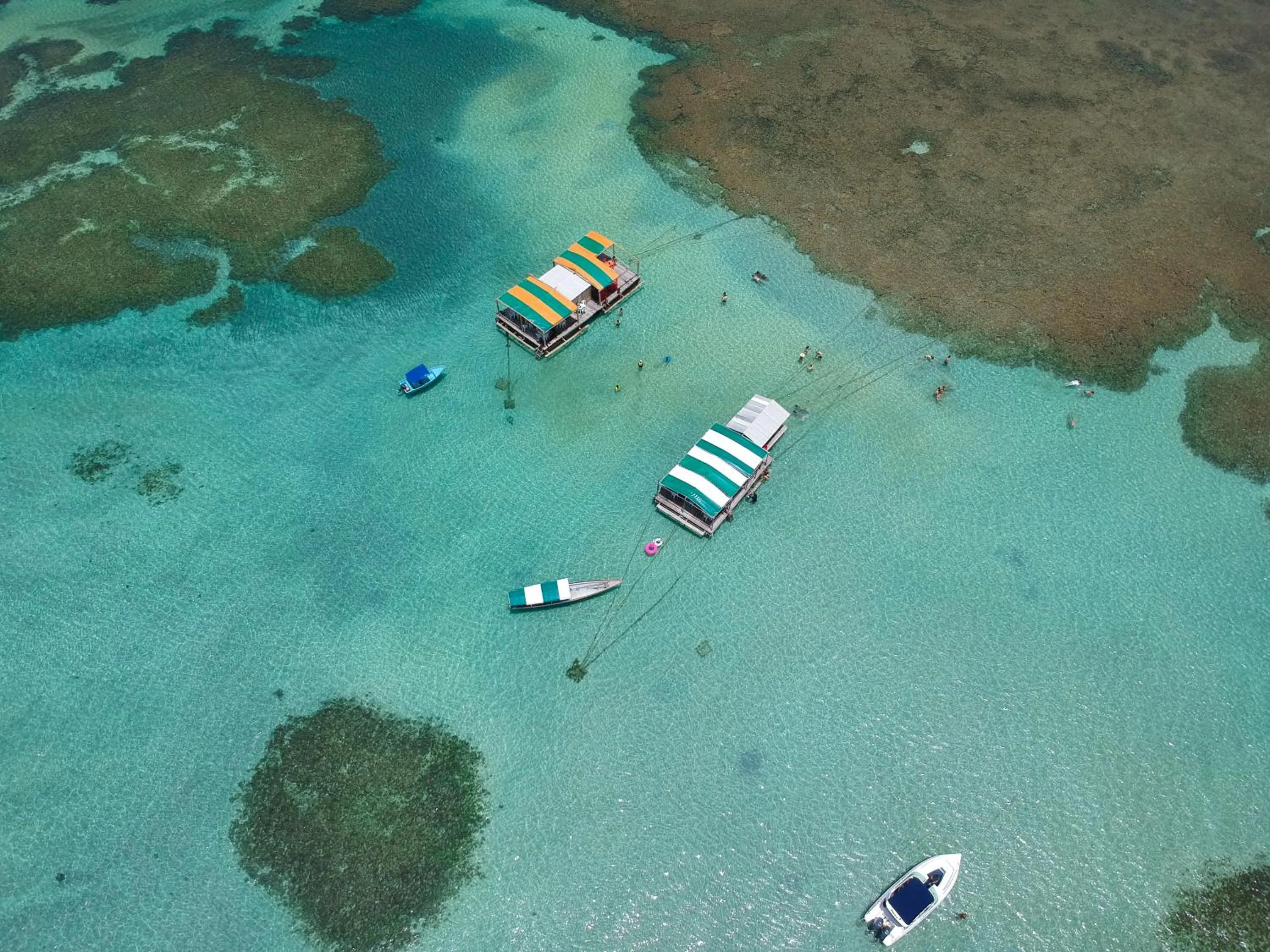 Spring in Village Paraíso Tropical