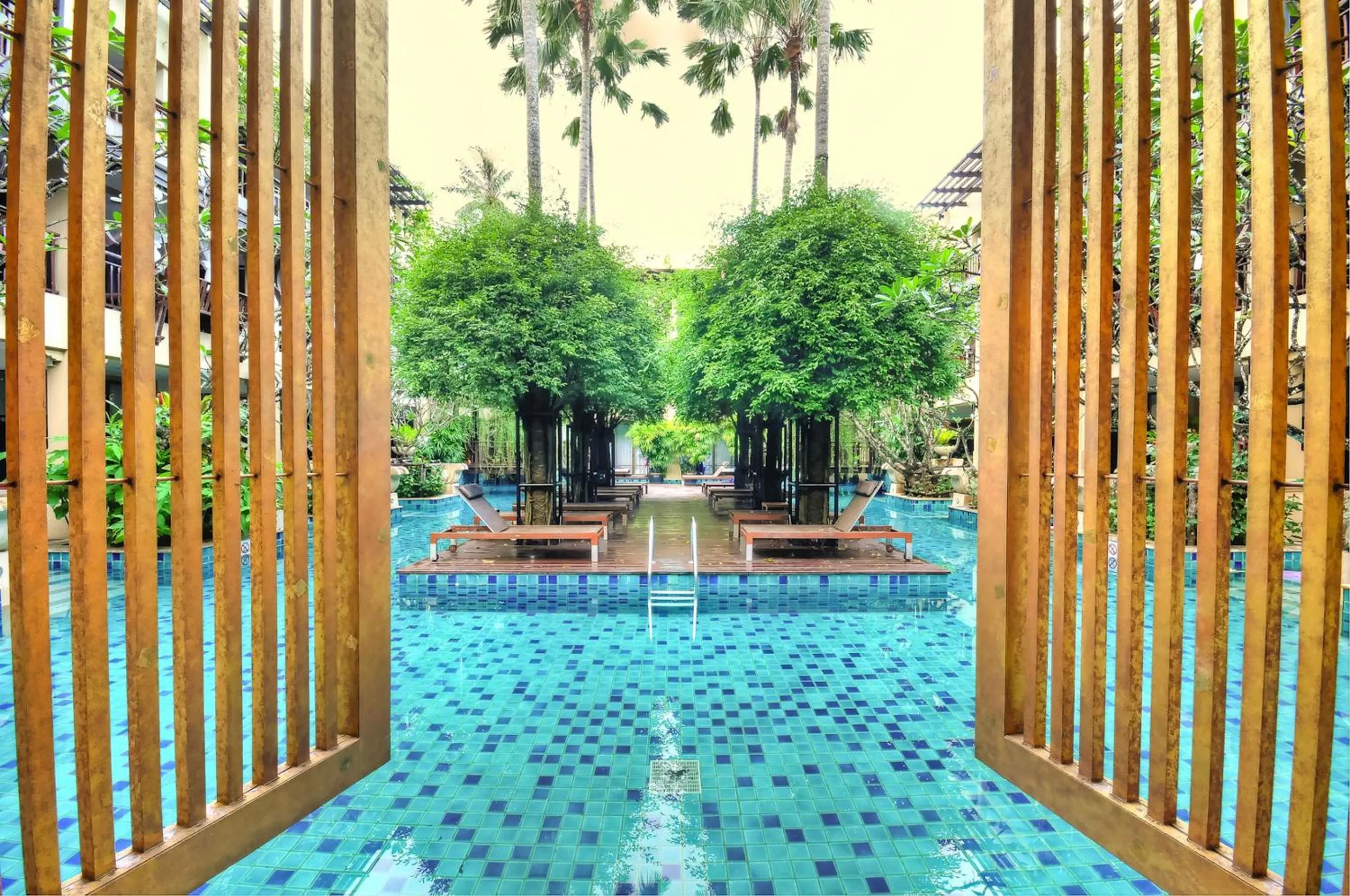 Swimming pool in Burasari Phuket Resort & Spa