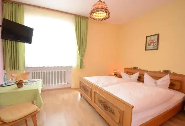 Economy Double Room - single occupancy in Gasthof zur Post Hotel und Parkplatz Economy Double Room - single occupancy in Gasthof zur Post Hotel und Parkplatz