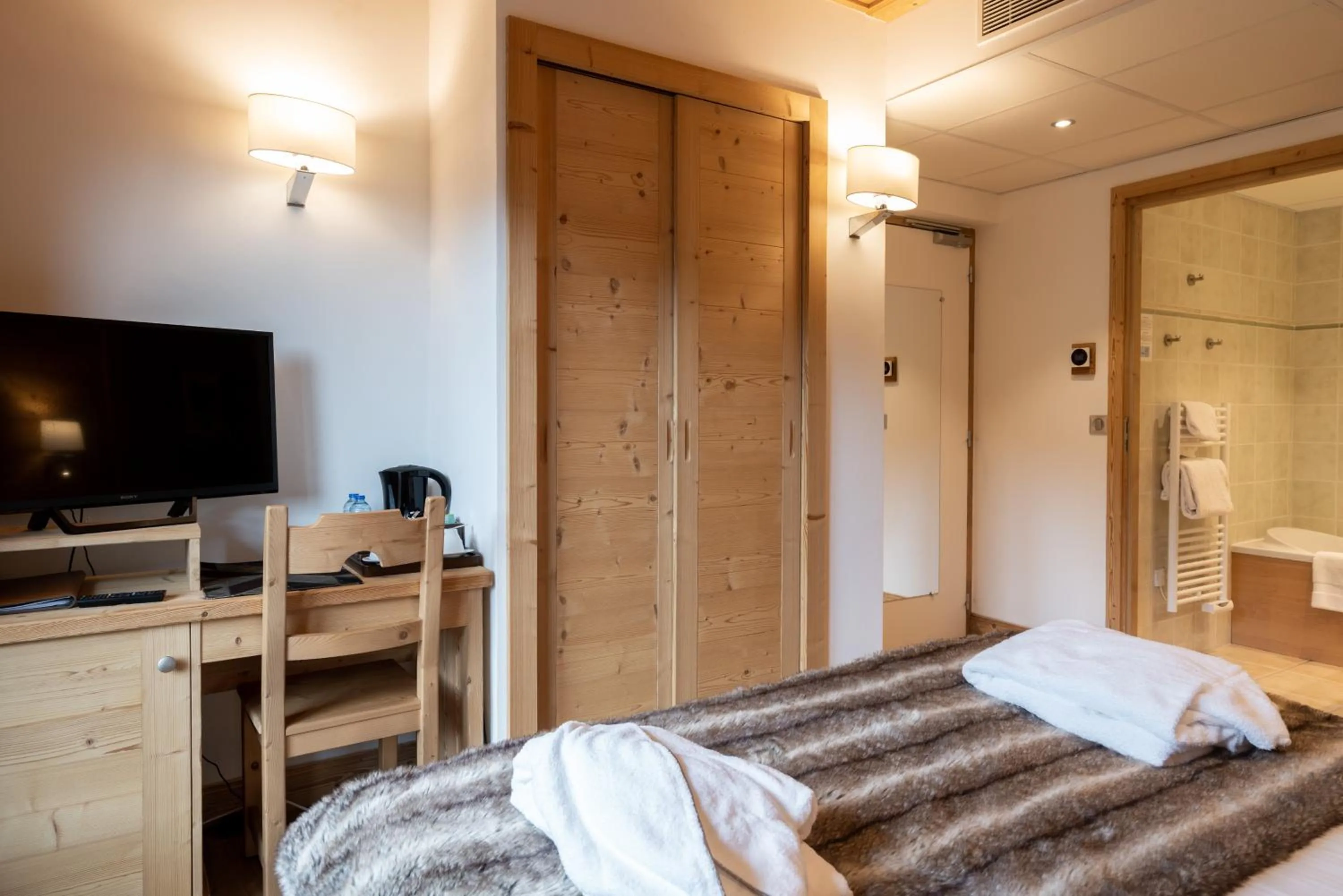 Bedroom, Bed in La Ferme Du Lac