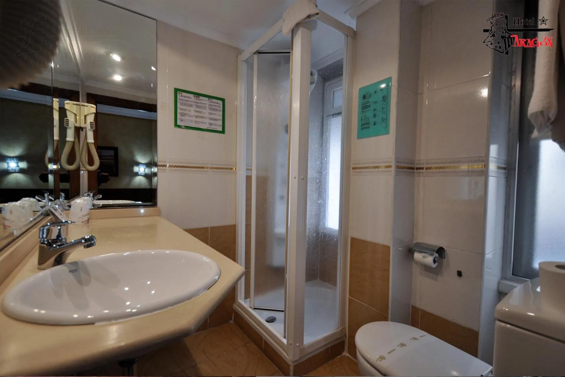 Bathroom in Hotel Aragón