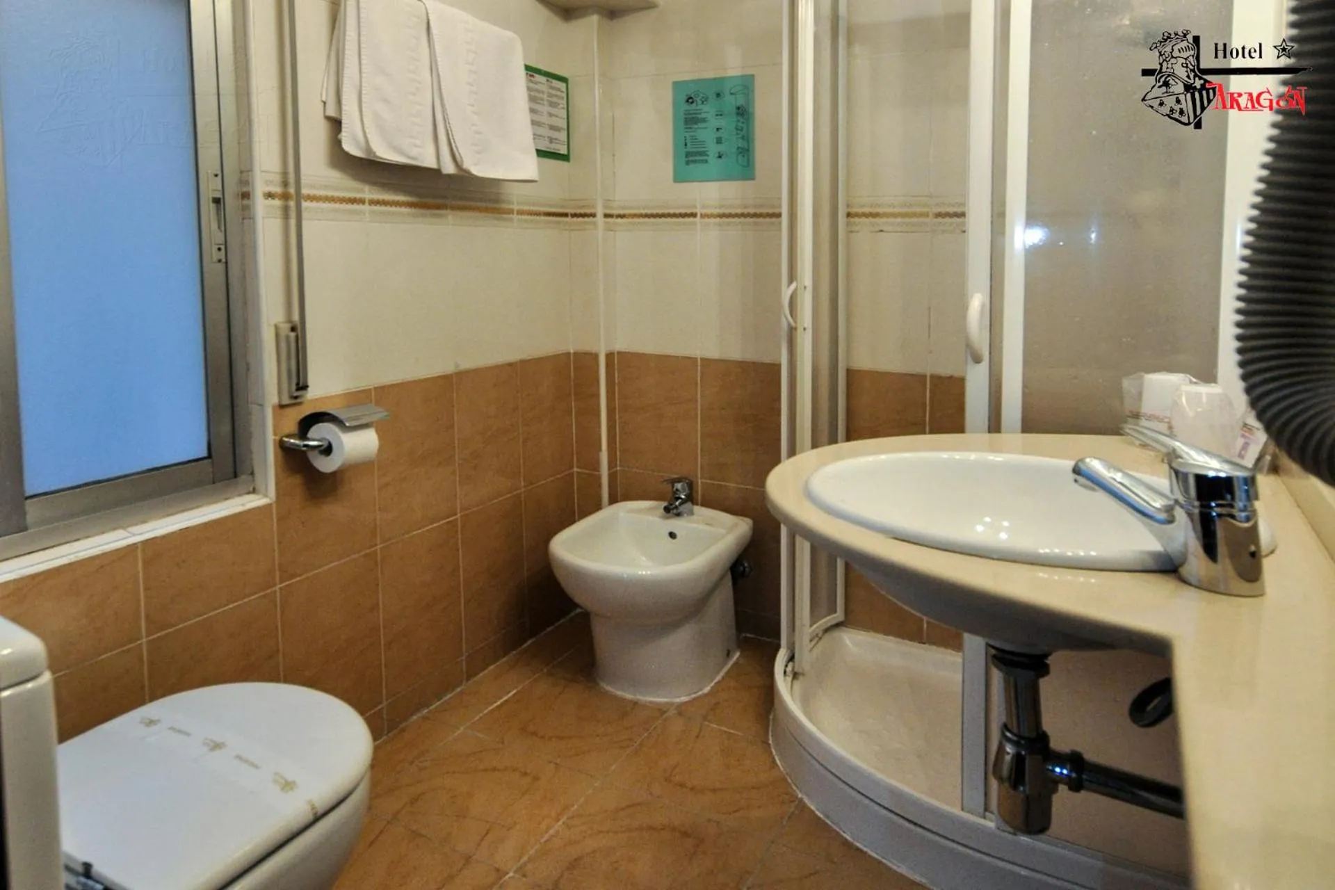 Bathroom in Hotel Aragón