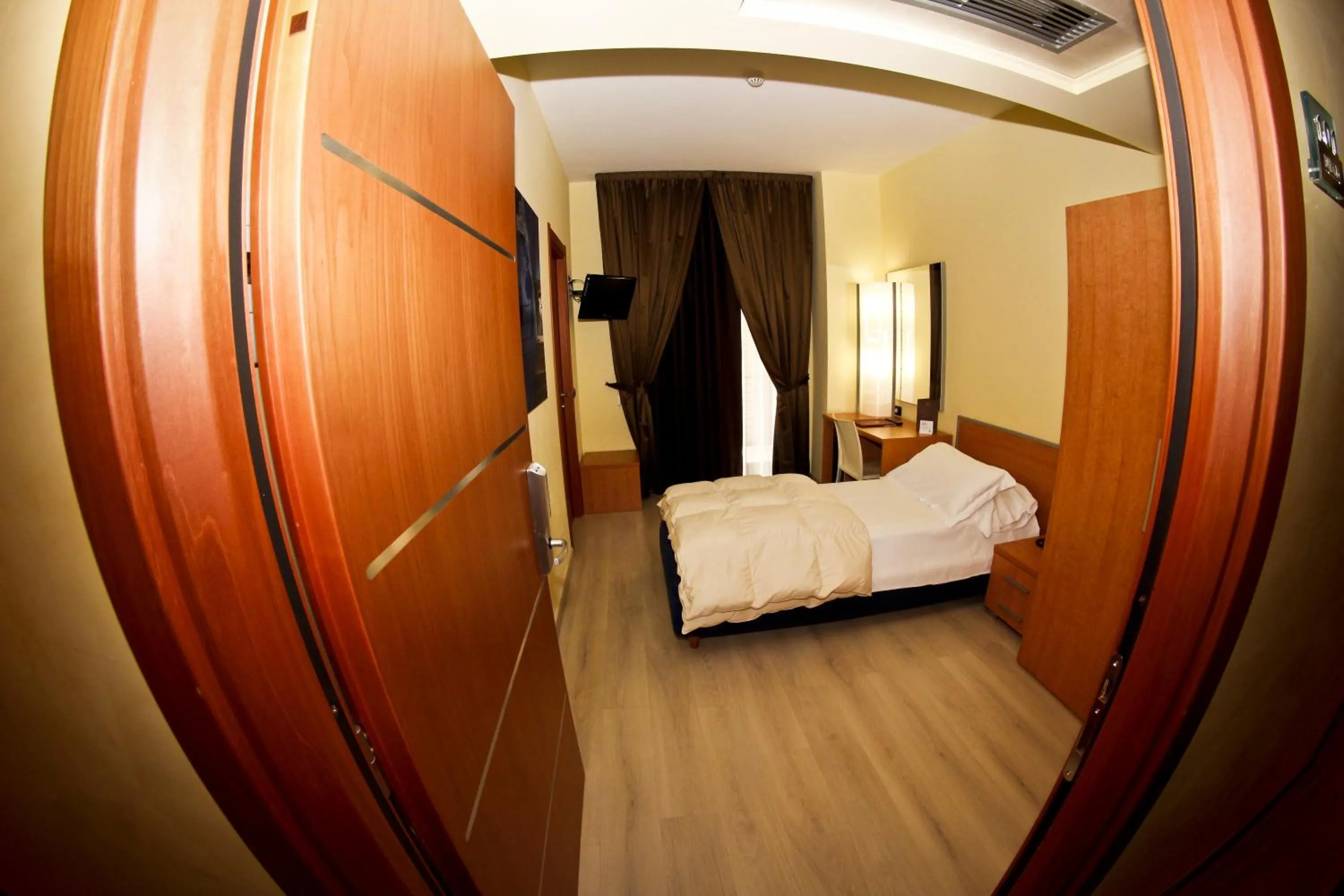 Bedroom, Bed in Best Western Hotel Class Lamezia