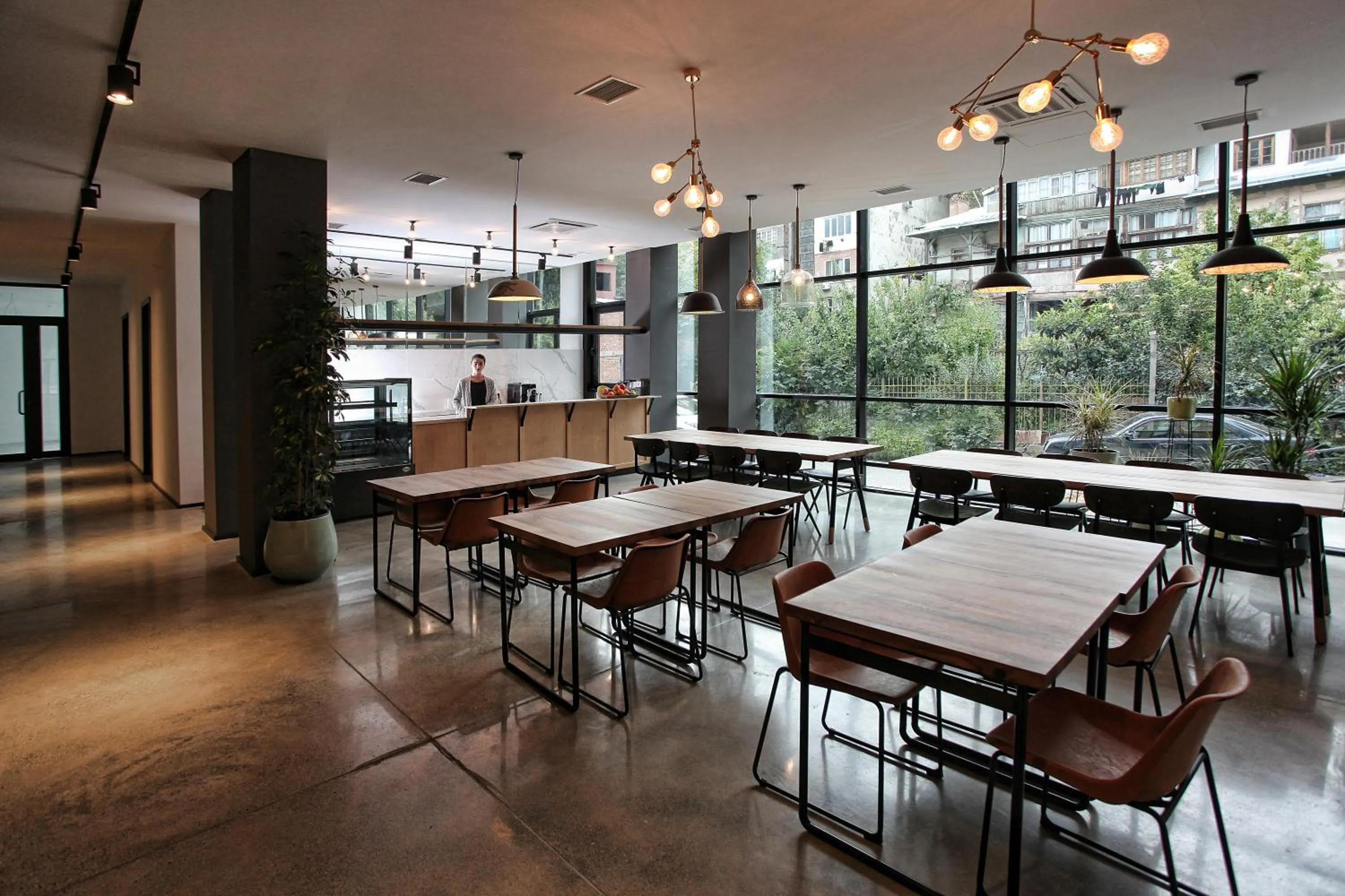 Restaurant/places to eat in L.M Club Hotel