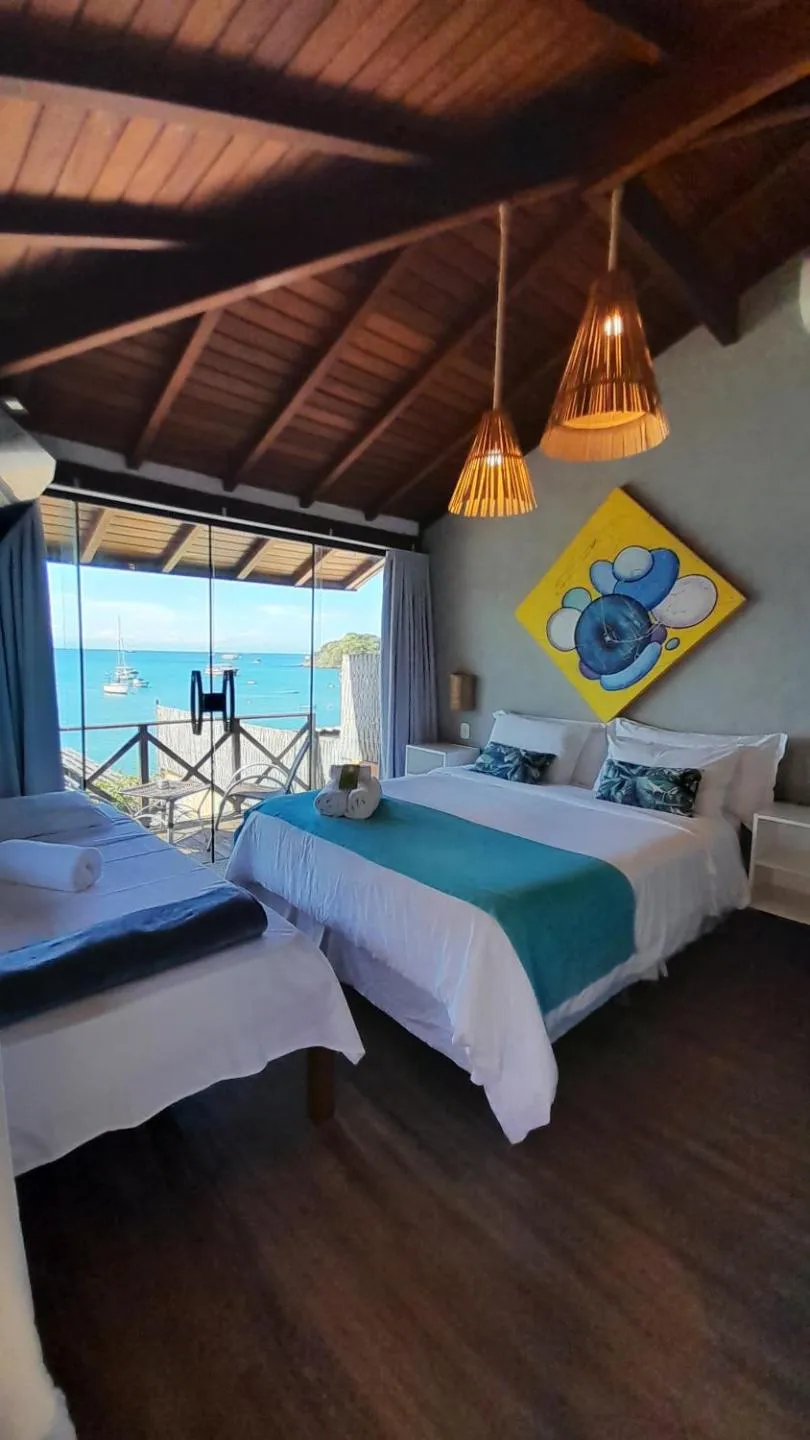 Superior Triple Room with Sea View in Bamboo Búzios Hostel