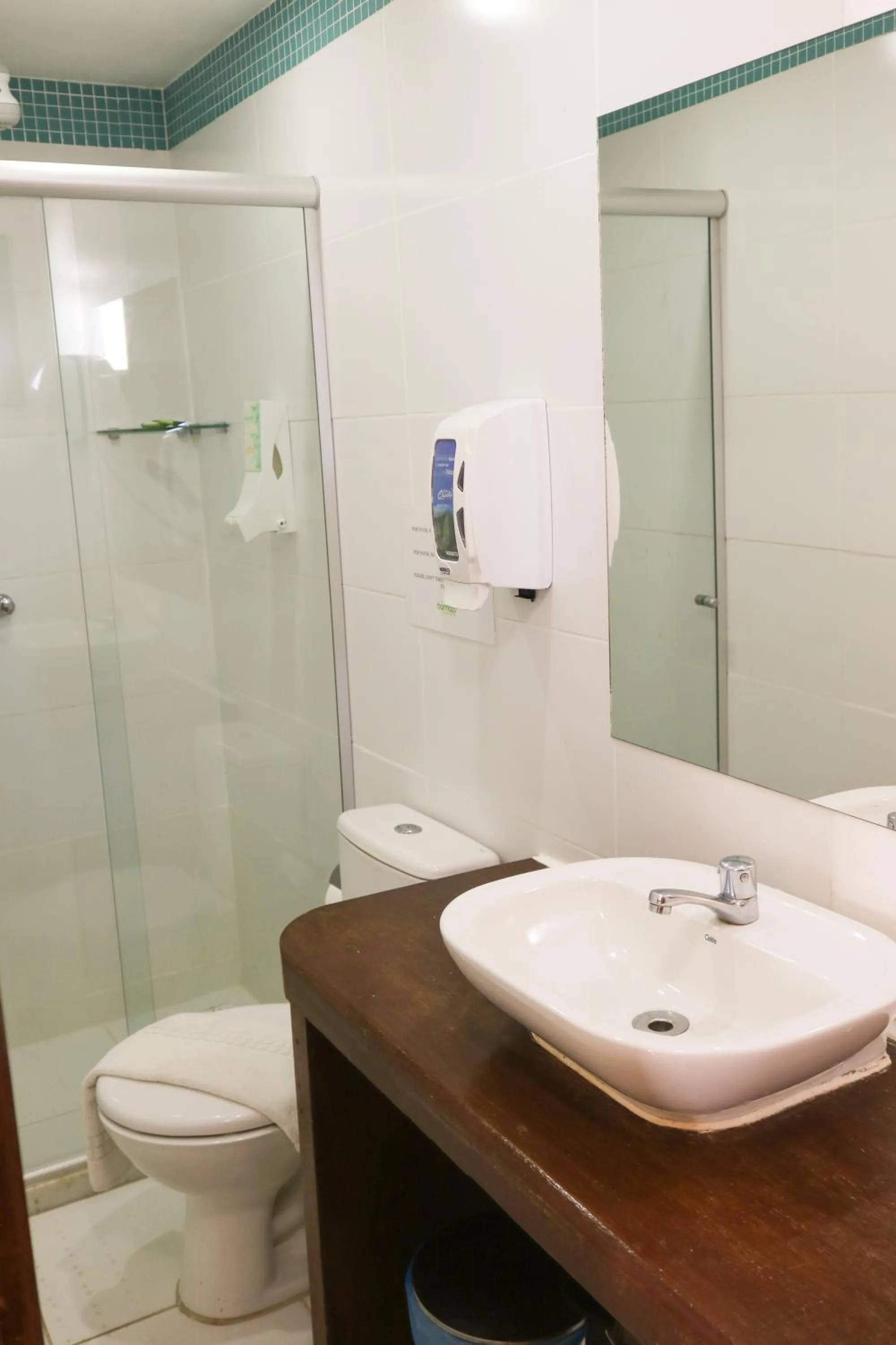 Bathroom in Bamboo Búzios Hostel