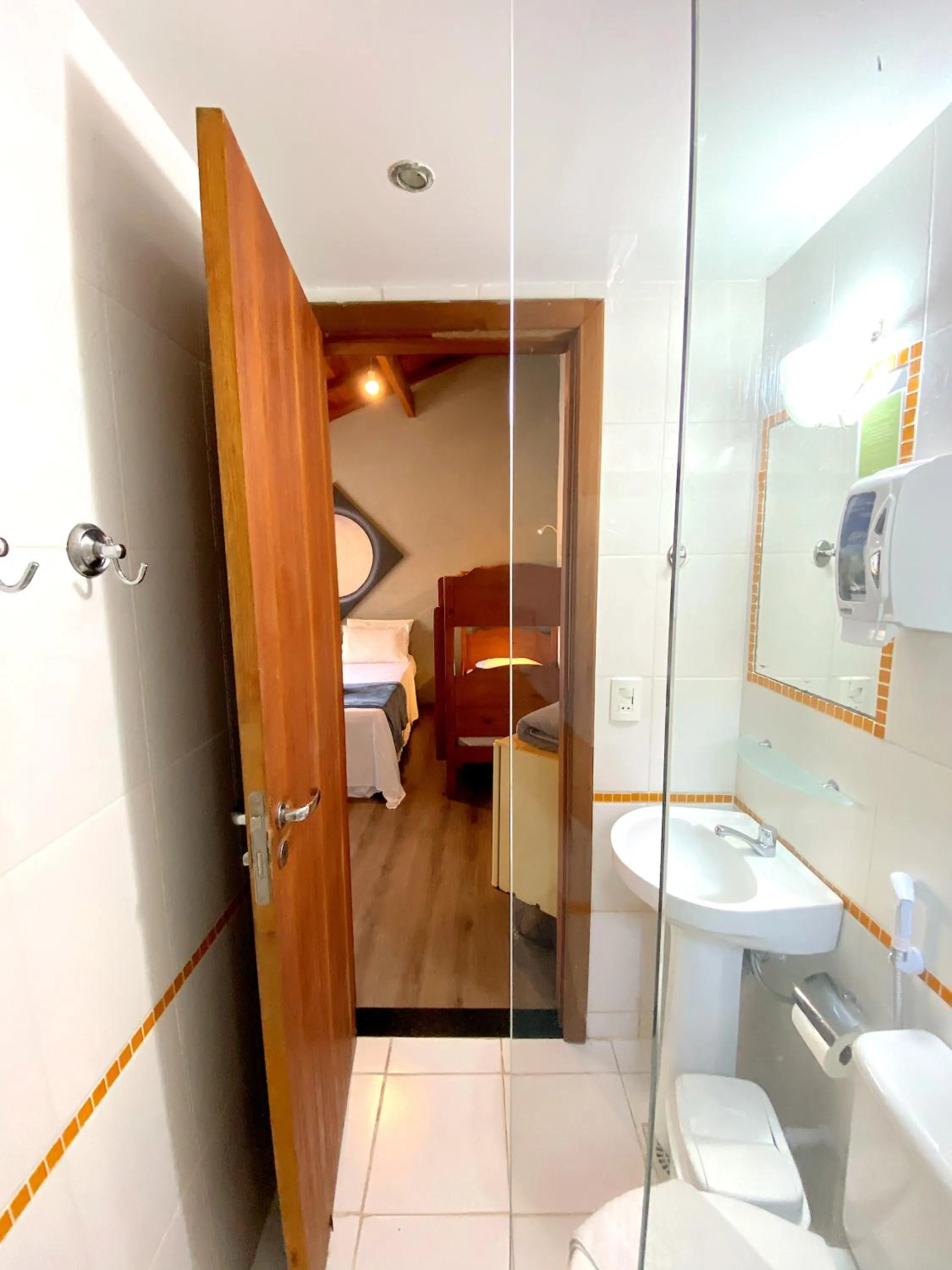 Bathroom in Bamboo Búzios Hostel