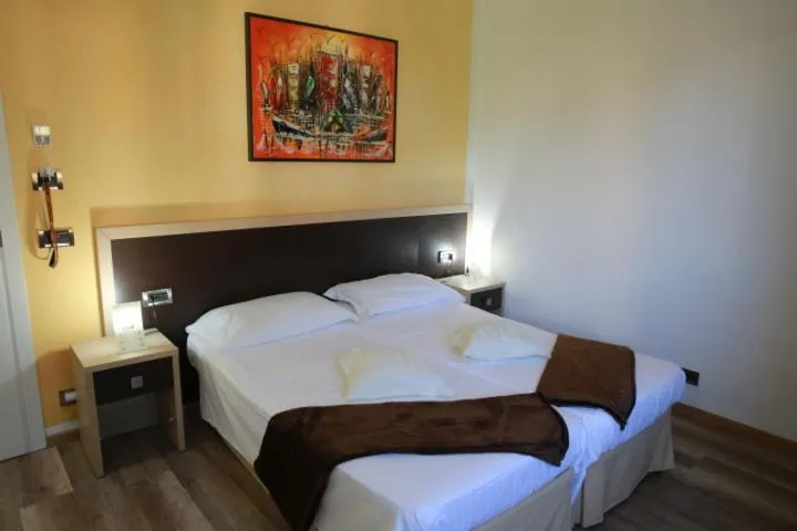 Photo of the whole room, Bed in Hotel Lauro