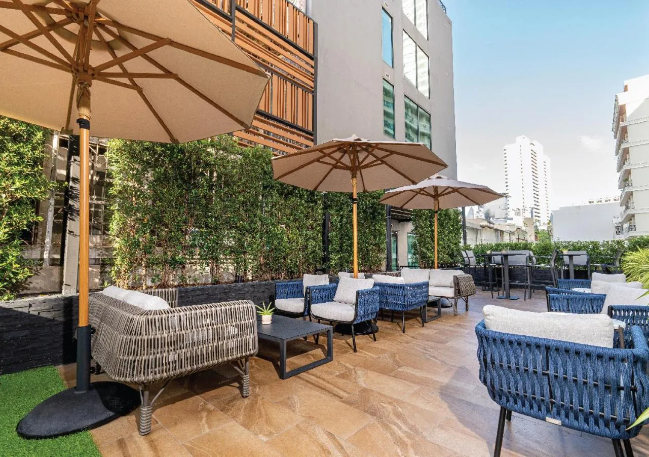 Day in Solitaire Bangkok Sukhumvit 11