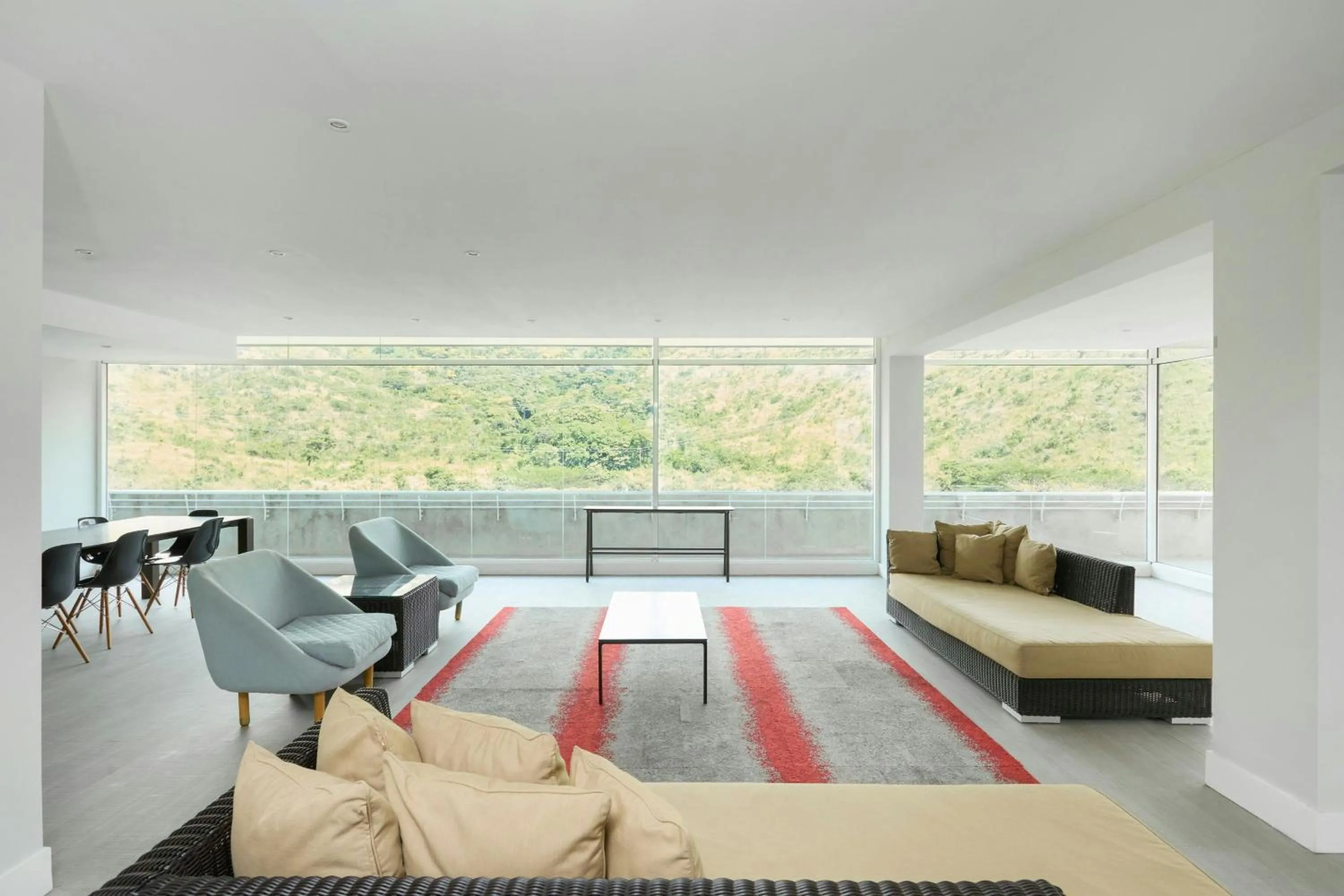 Photo of the whole room in Marriott Maracay Golf Resort