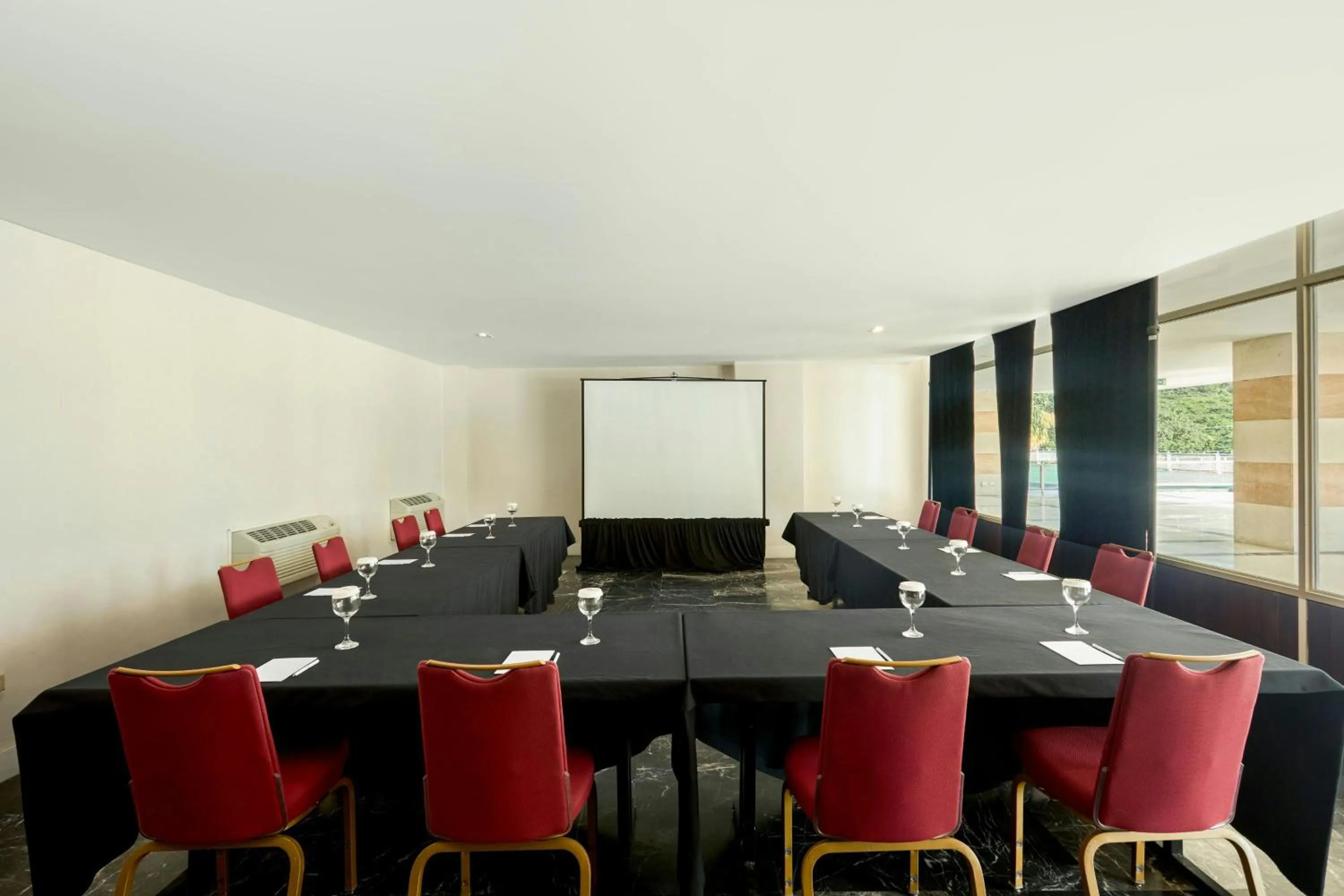 Meeting/conference room in Marriott Maracay Golf Resort