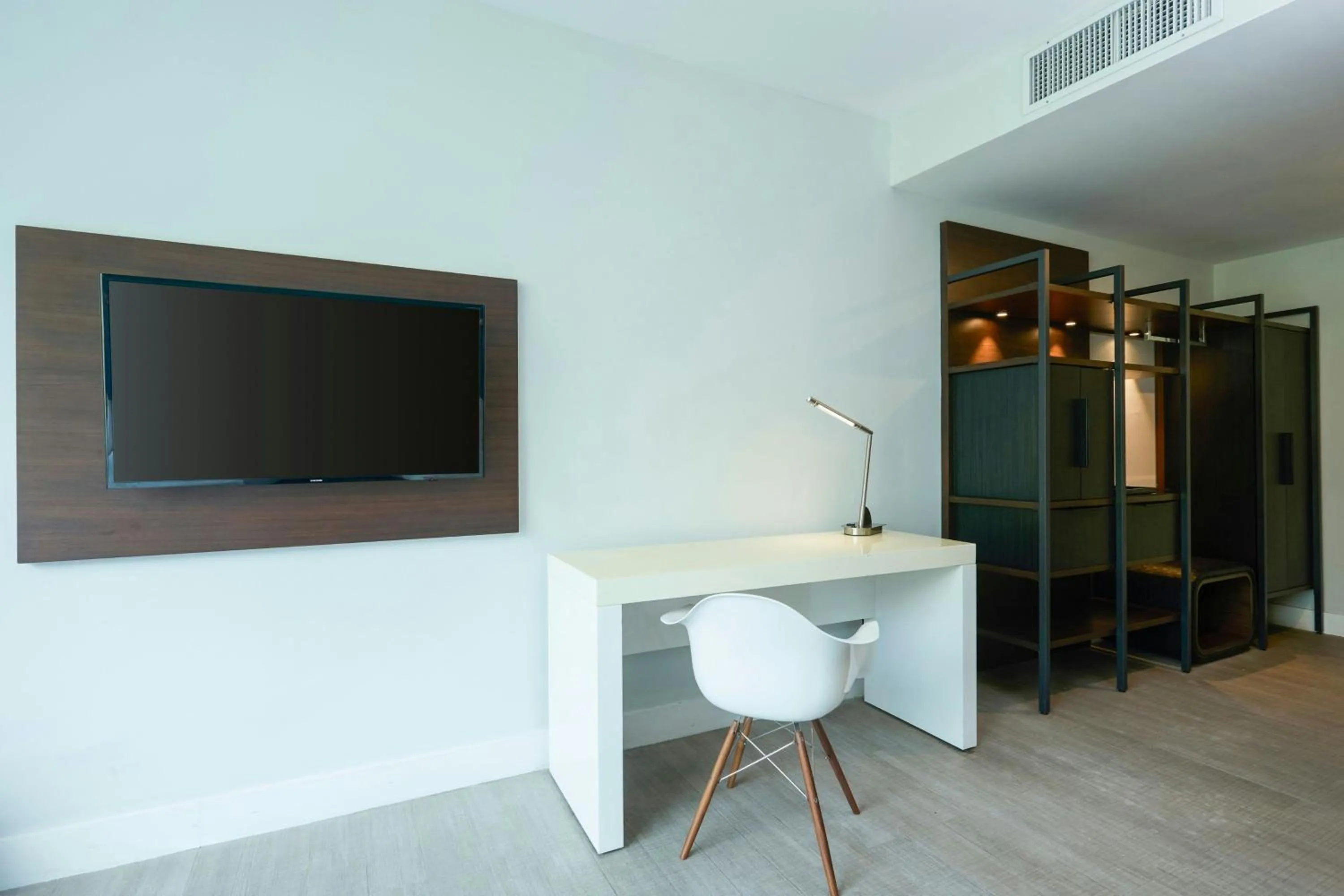 Photo of the whole room in Marriott Maracay Golf Resort